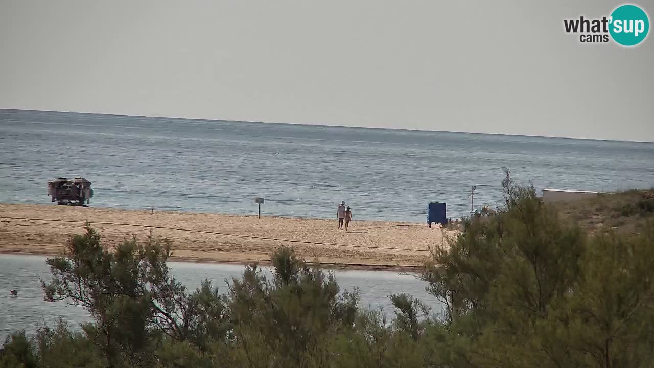 Spletna kamera Chia – Pogled v živo na plažo Su Giudeu