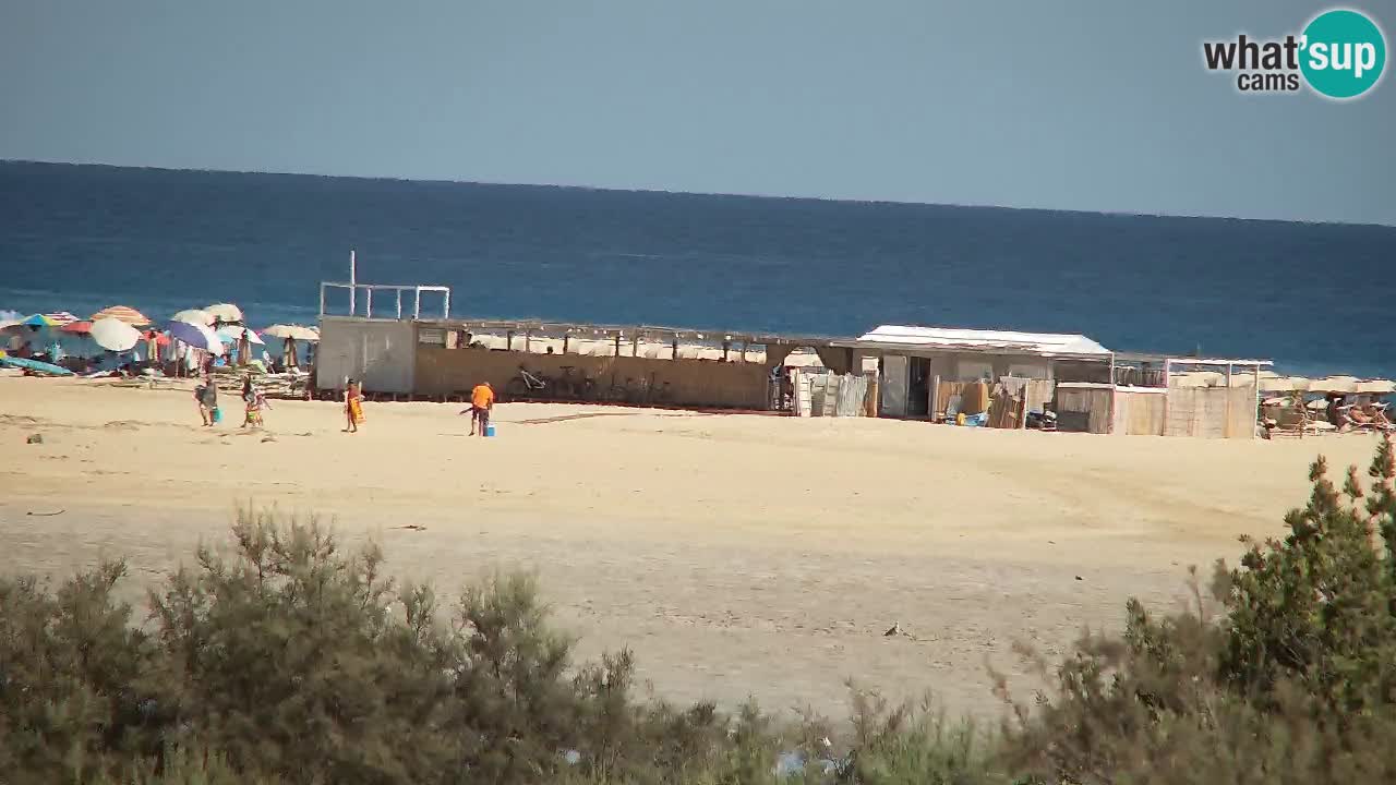 Spletna kamera Chia – Pogled v živo na plažo Su Giudeu