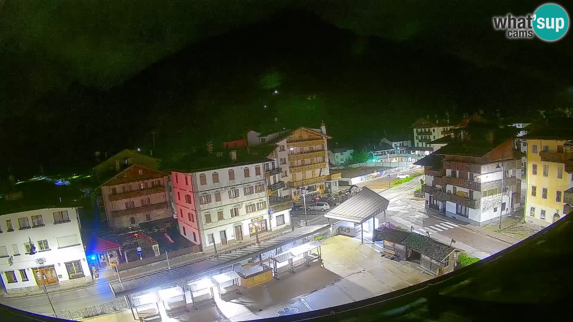 Piazza centrale di Forni di Sopra