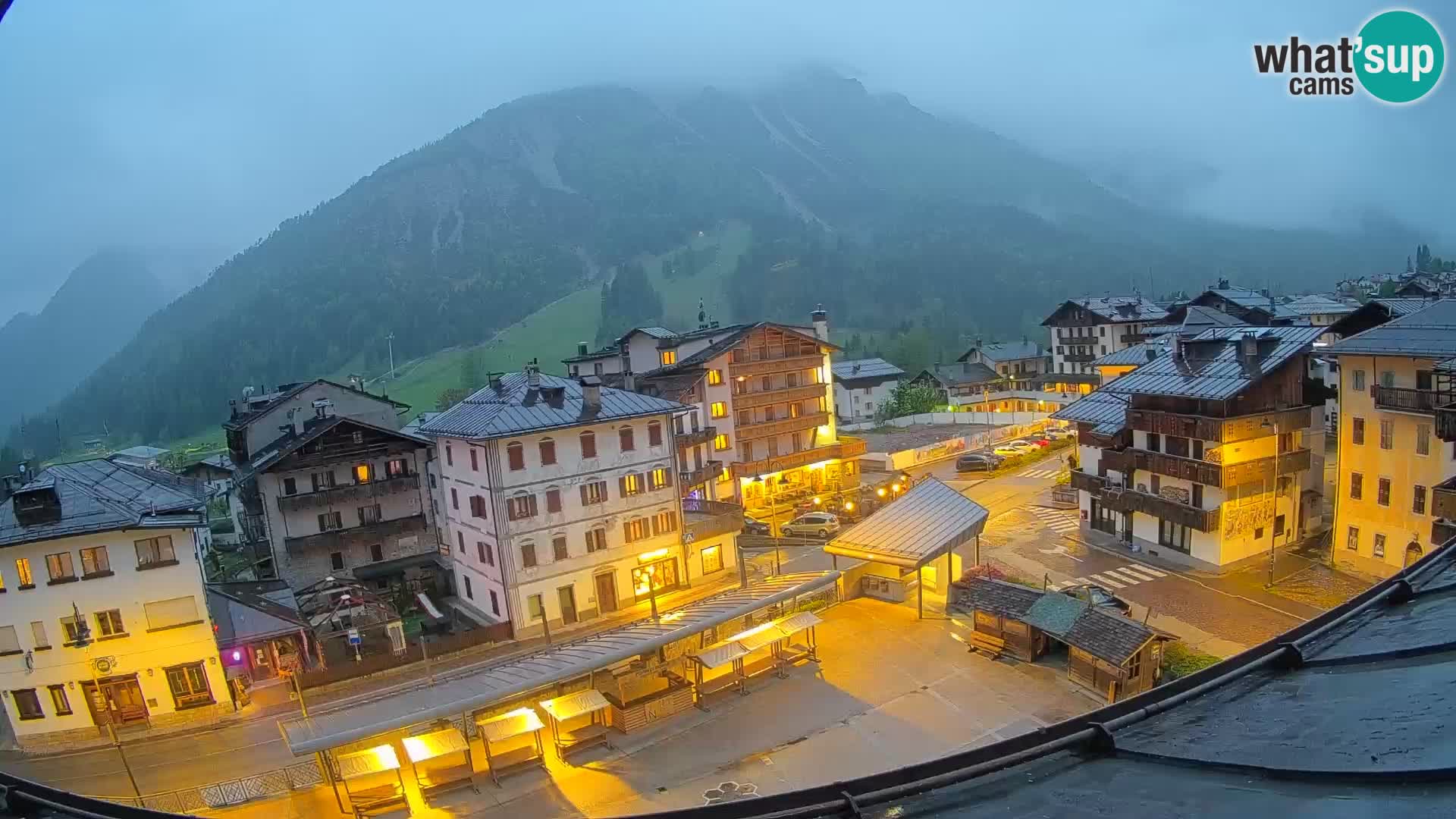 Piazza centrale di Forni di Sopra