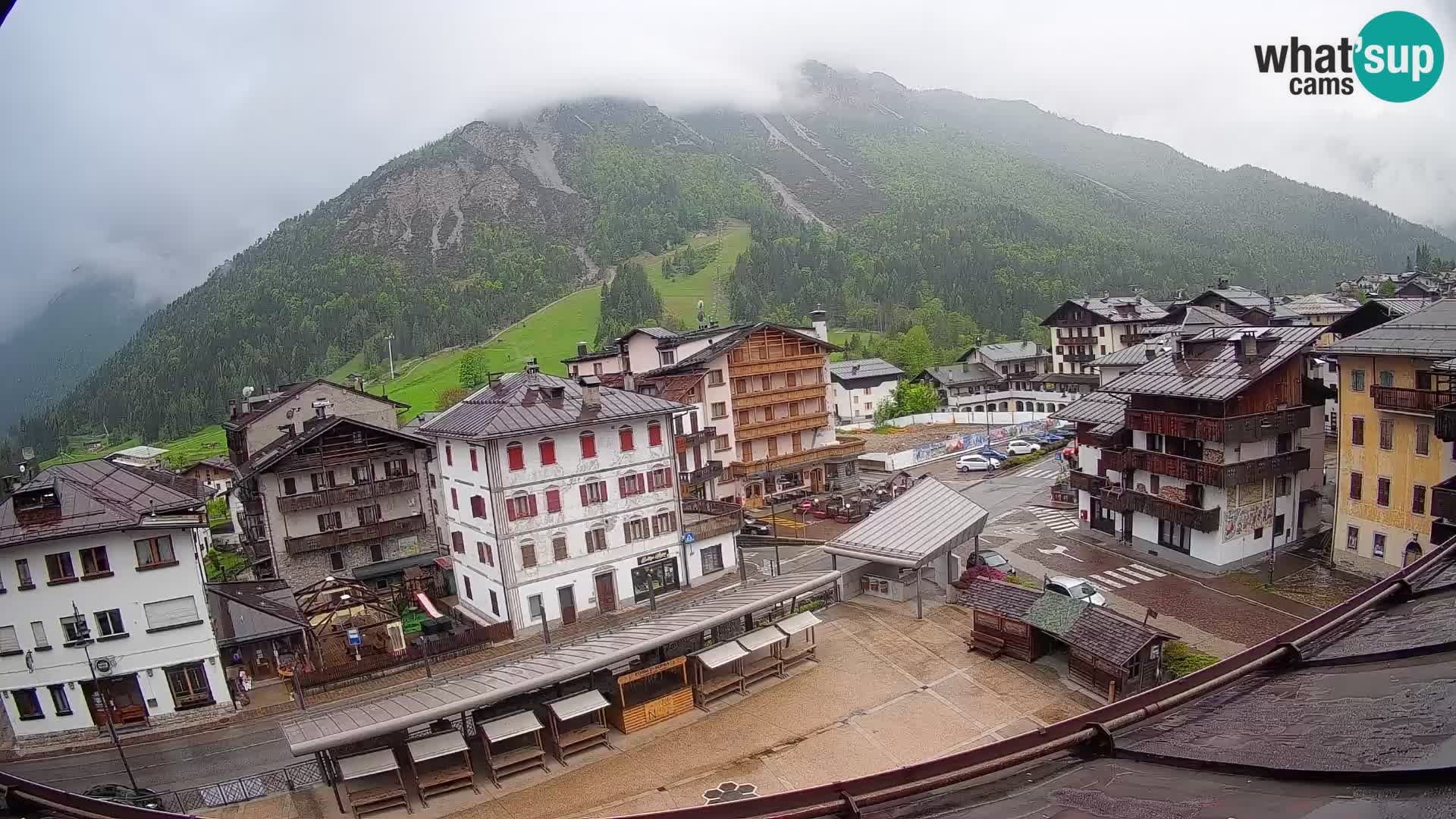 Hauptplatz von Forni di Sopra