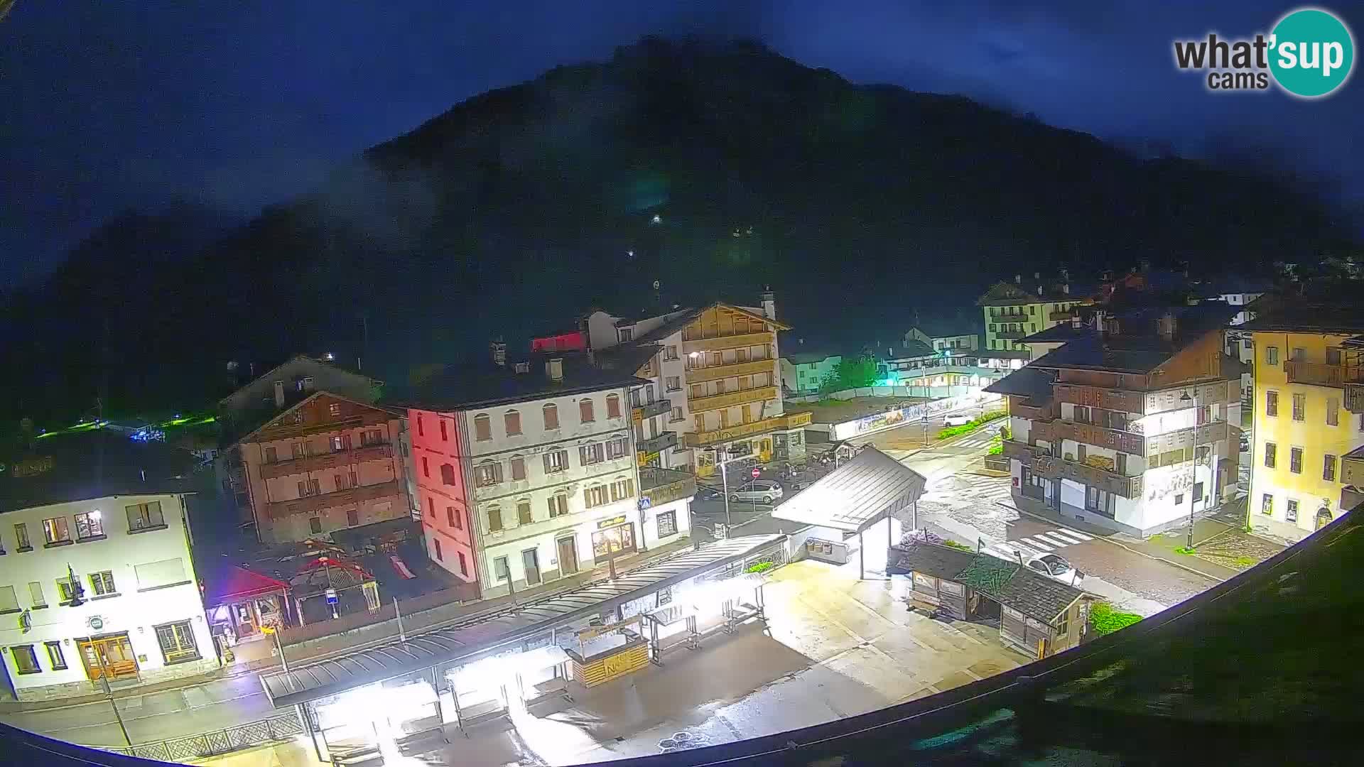 Plaza principal de Forni di Sopra