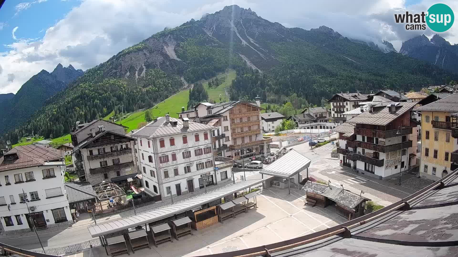 Piazza centrale di Forni di Sopra