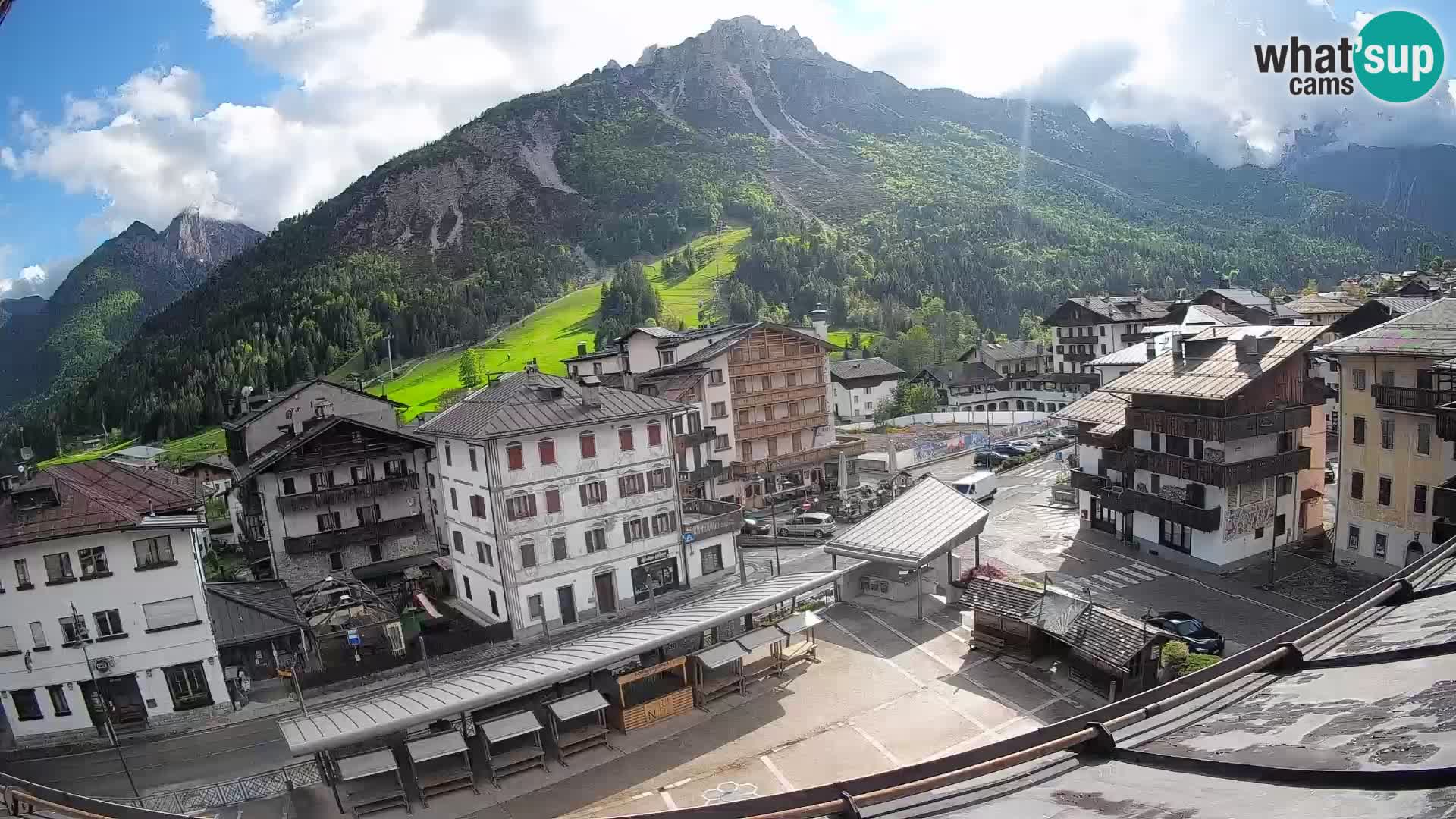 Piazza centrale di Forni di Sopra