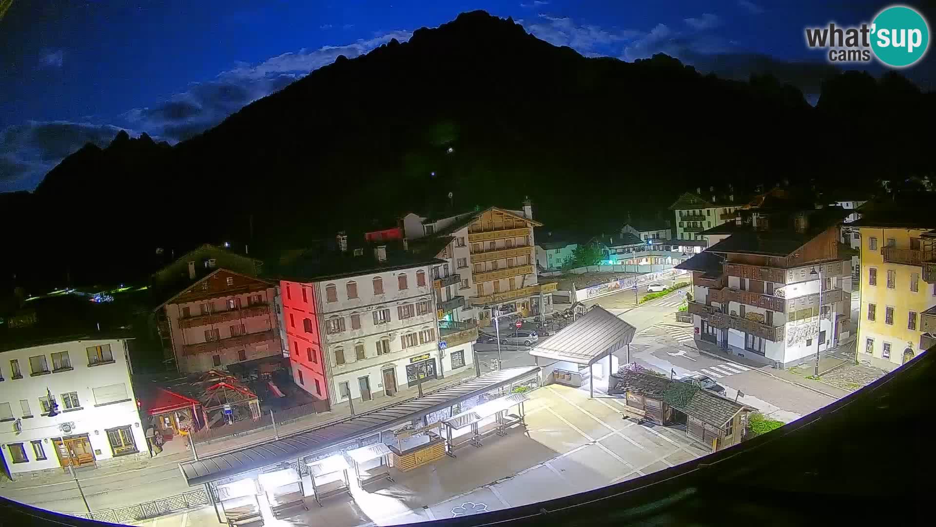 Plaza principal de Forni di Sopra