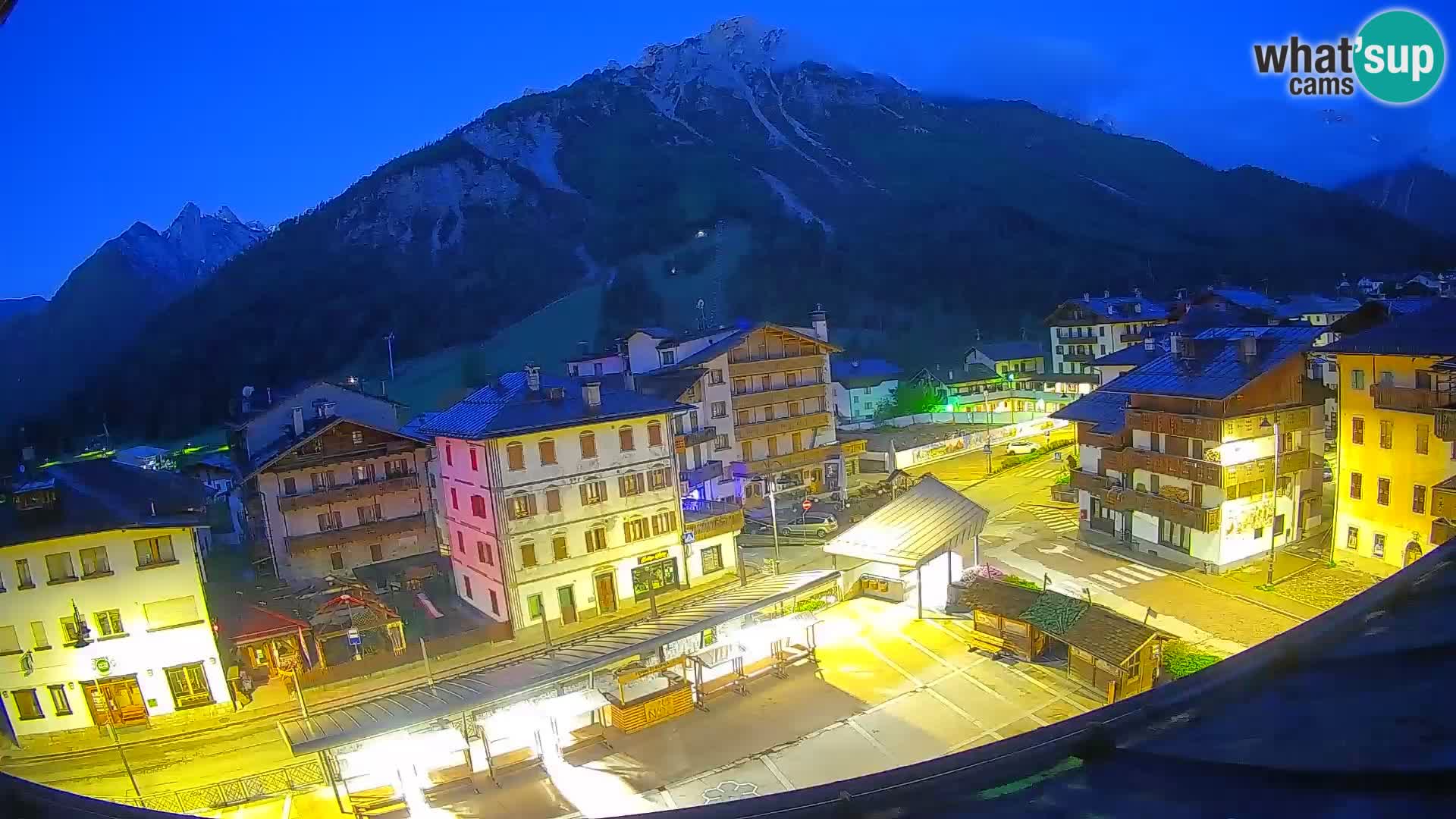 Piazza centrale di Forni di Sopra