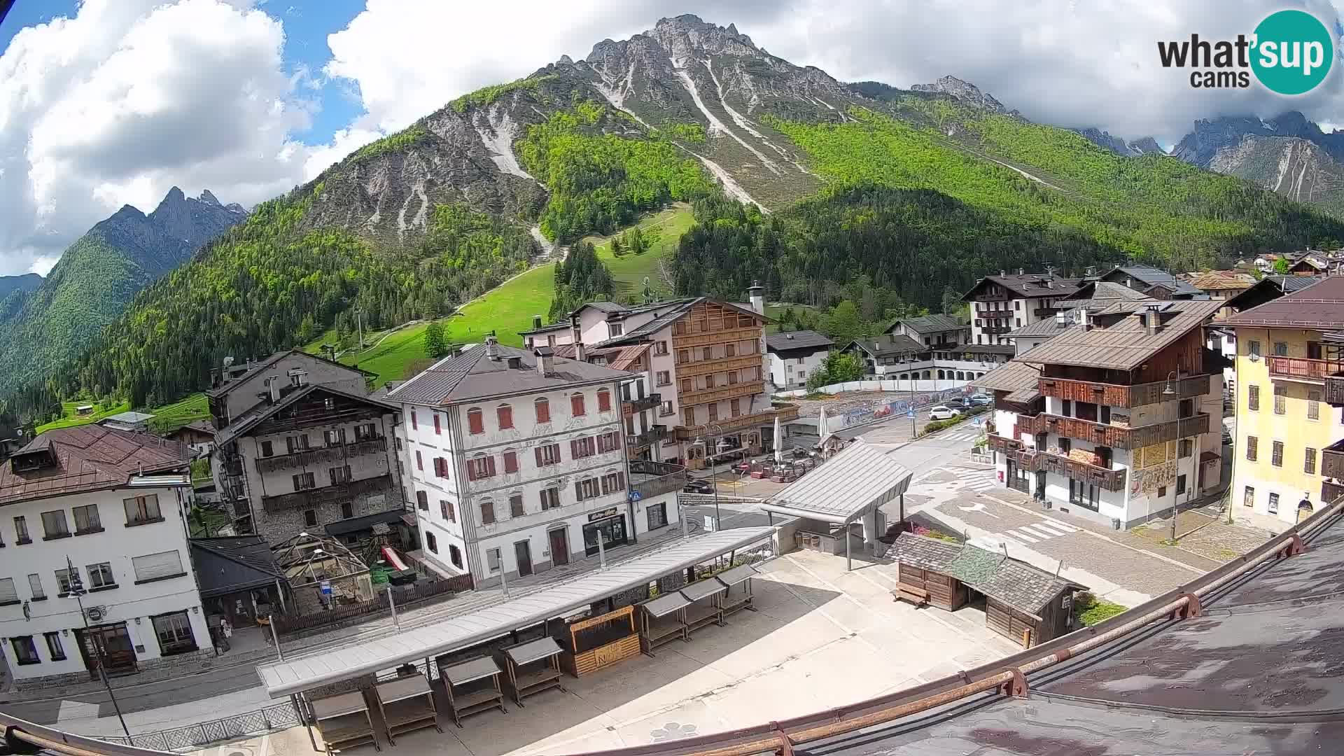 Hauptplatz von Forni di Sopra