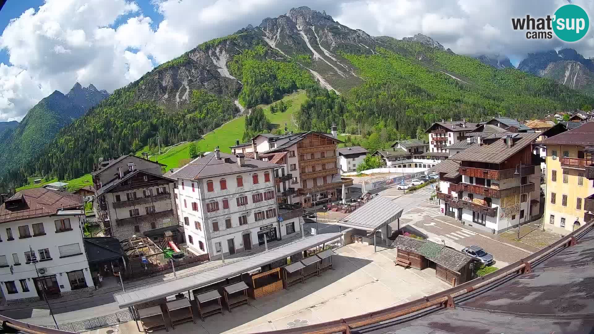 Plaza principal de Forni di Sopra
