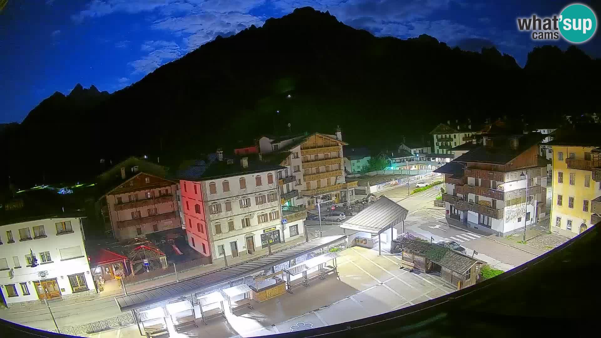 Piazza centrale di Forni di Sopra