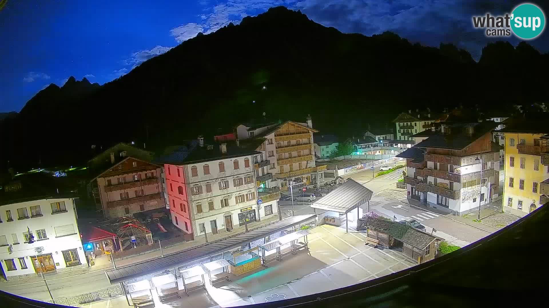 Plaza principal de Forni di Sopra