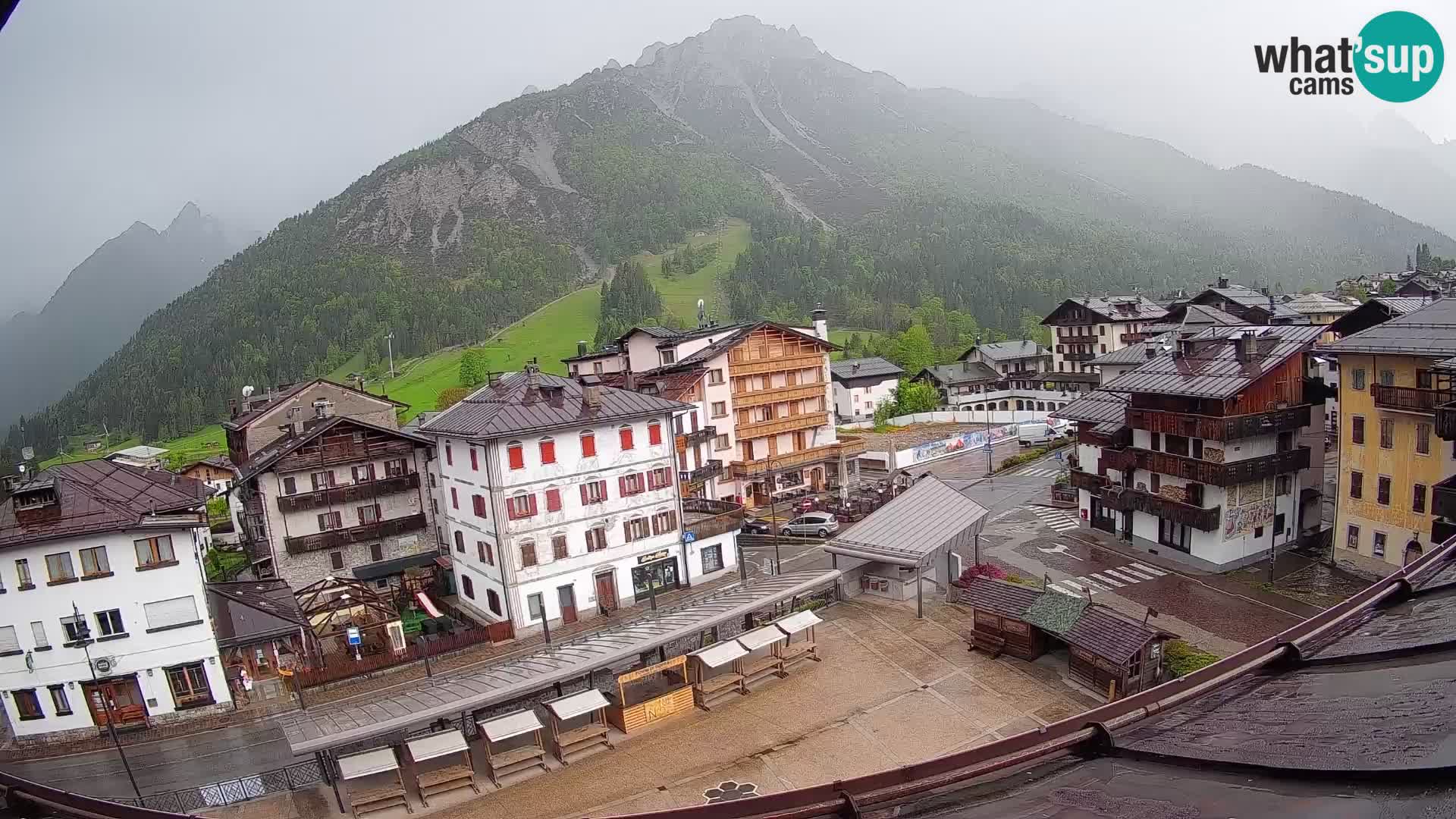 Plaza principal de Forni di Sopra