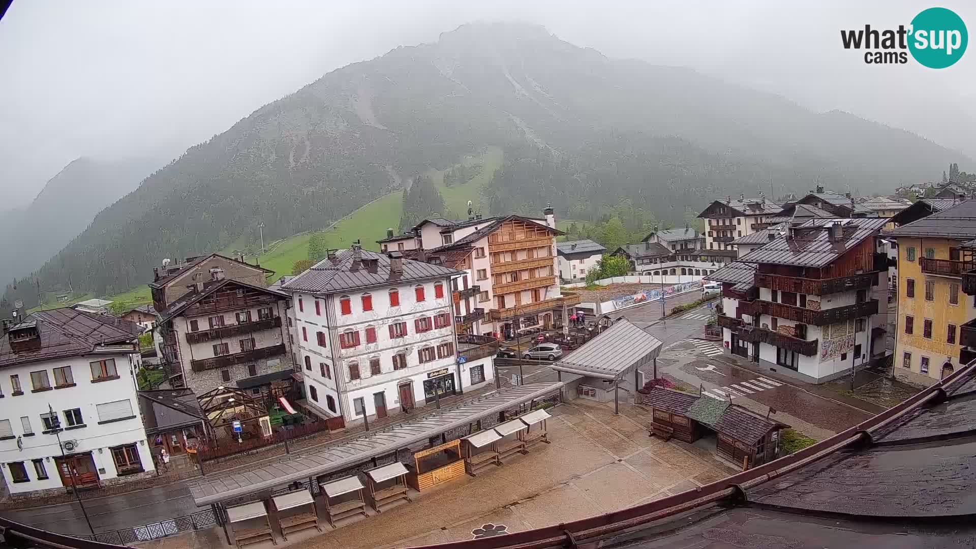 Piazza centrale di Forni di Sopra