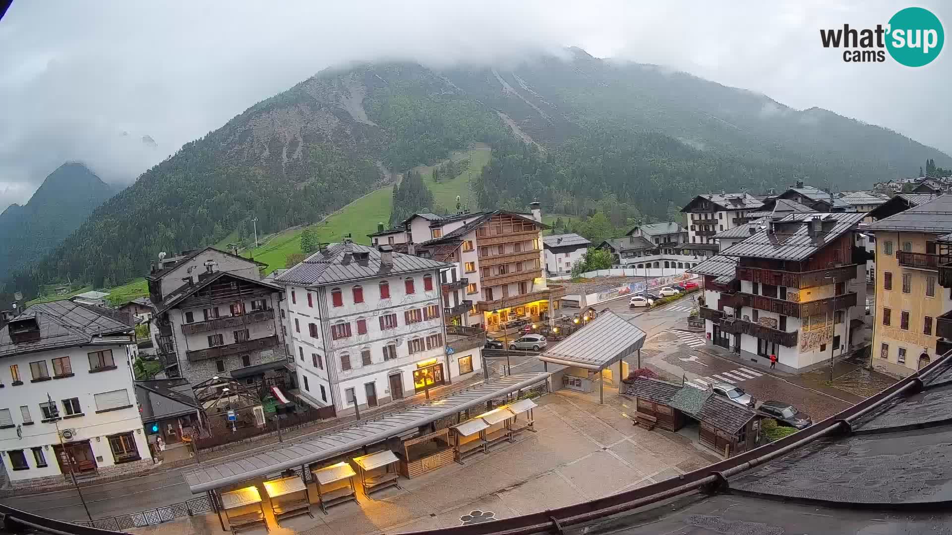 Plaza principal de Forni di Sopra