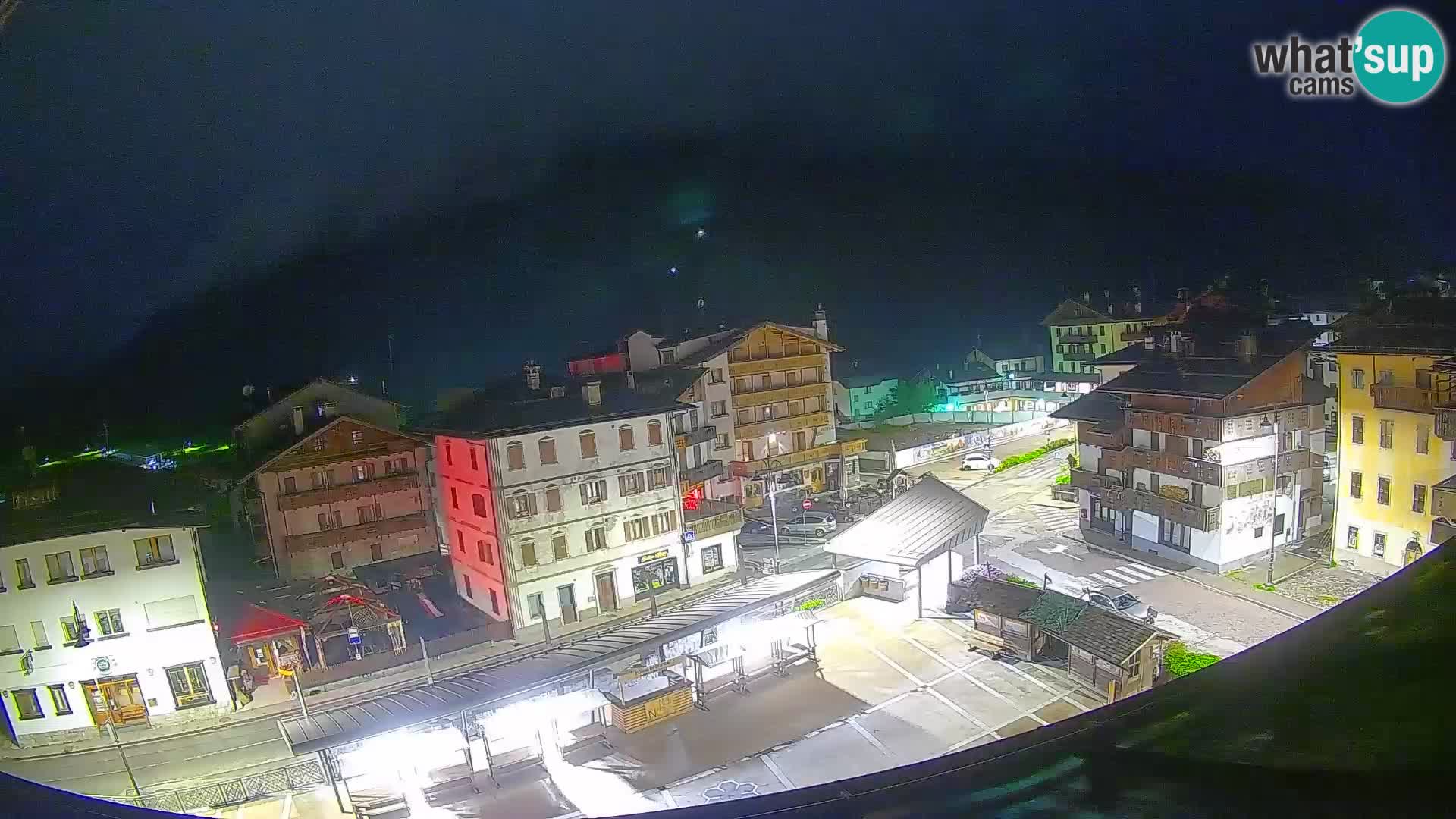 Plaza principal de Forni di Sopra