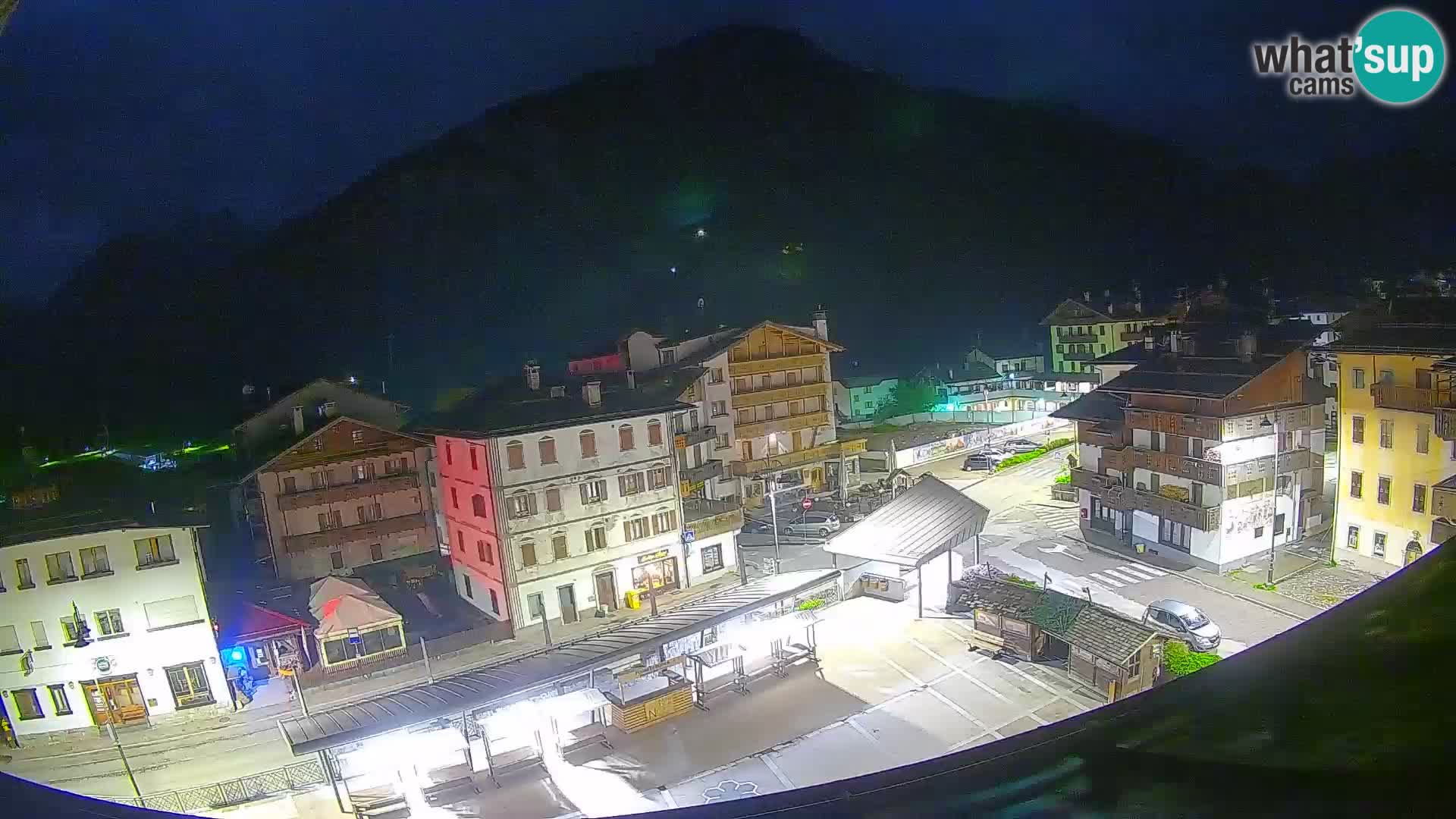 Piazza centrale di Forni di Sopra