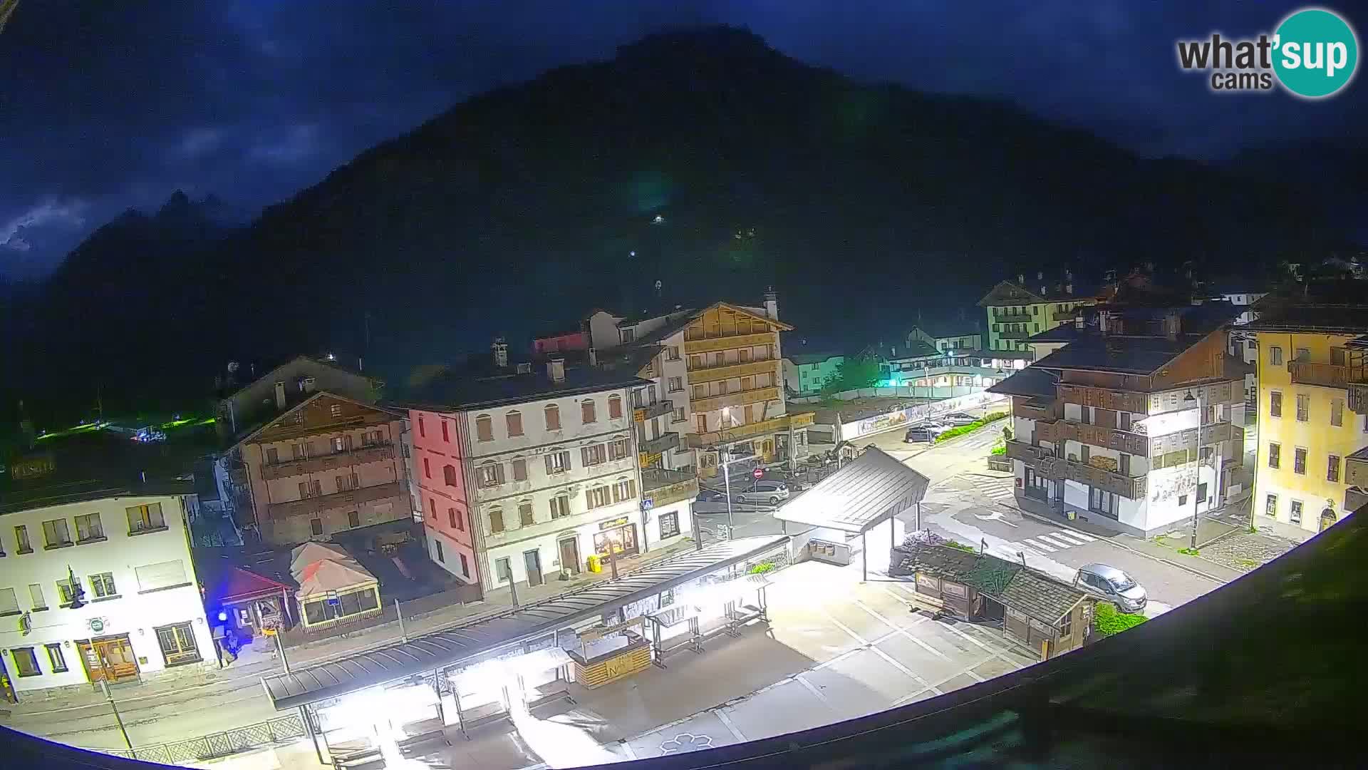 Piazza centrale di Forni di Sopra