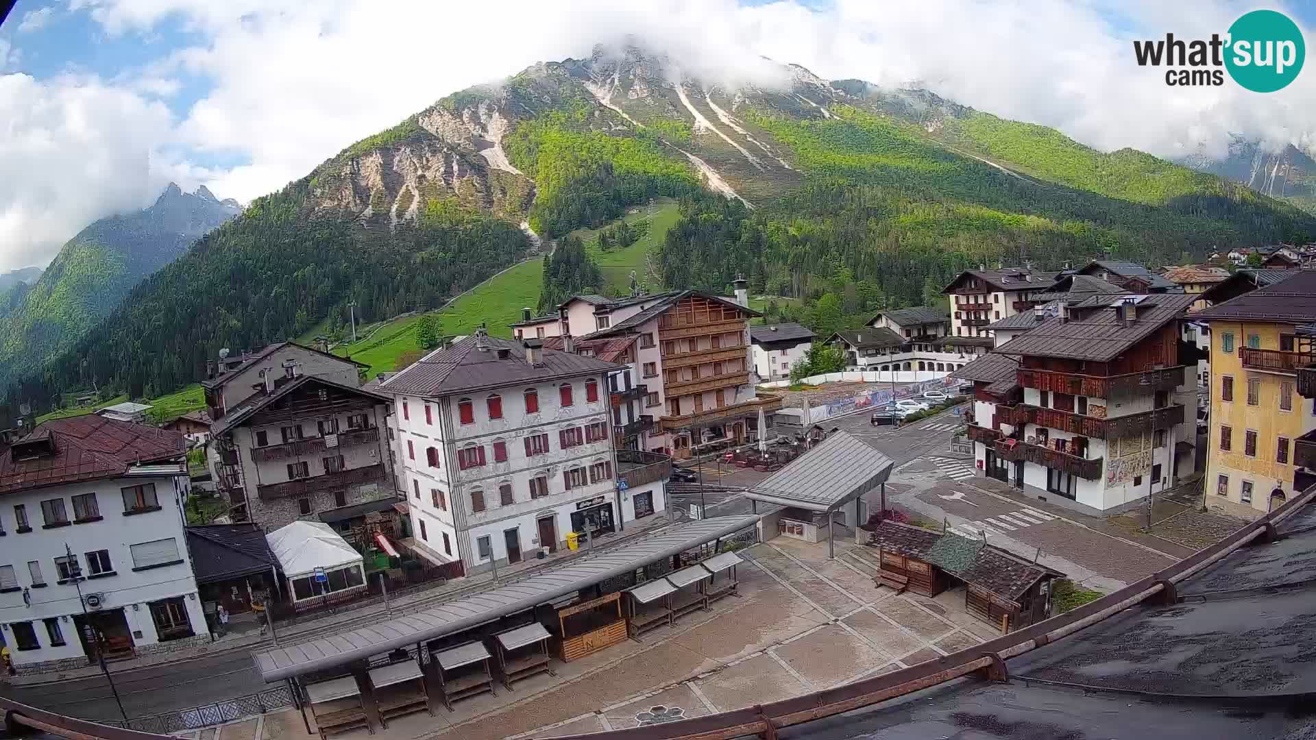 Hauptplatz von Forni di Sopra