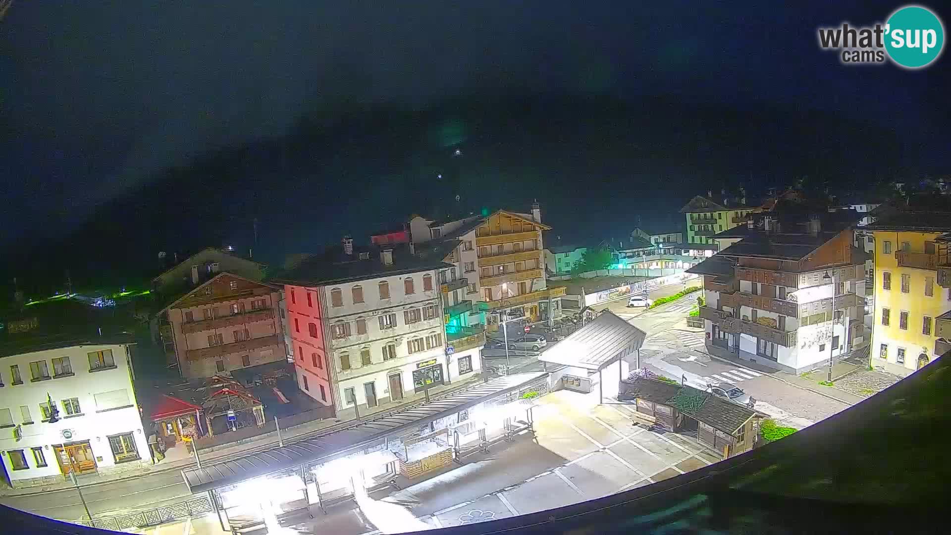 Plaza principal de Forni di Sopra