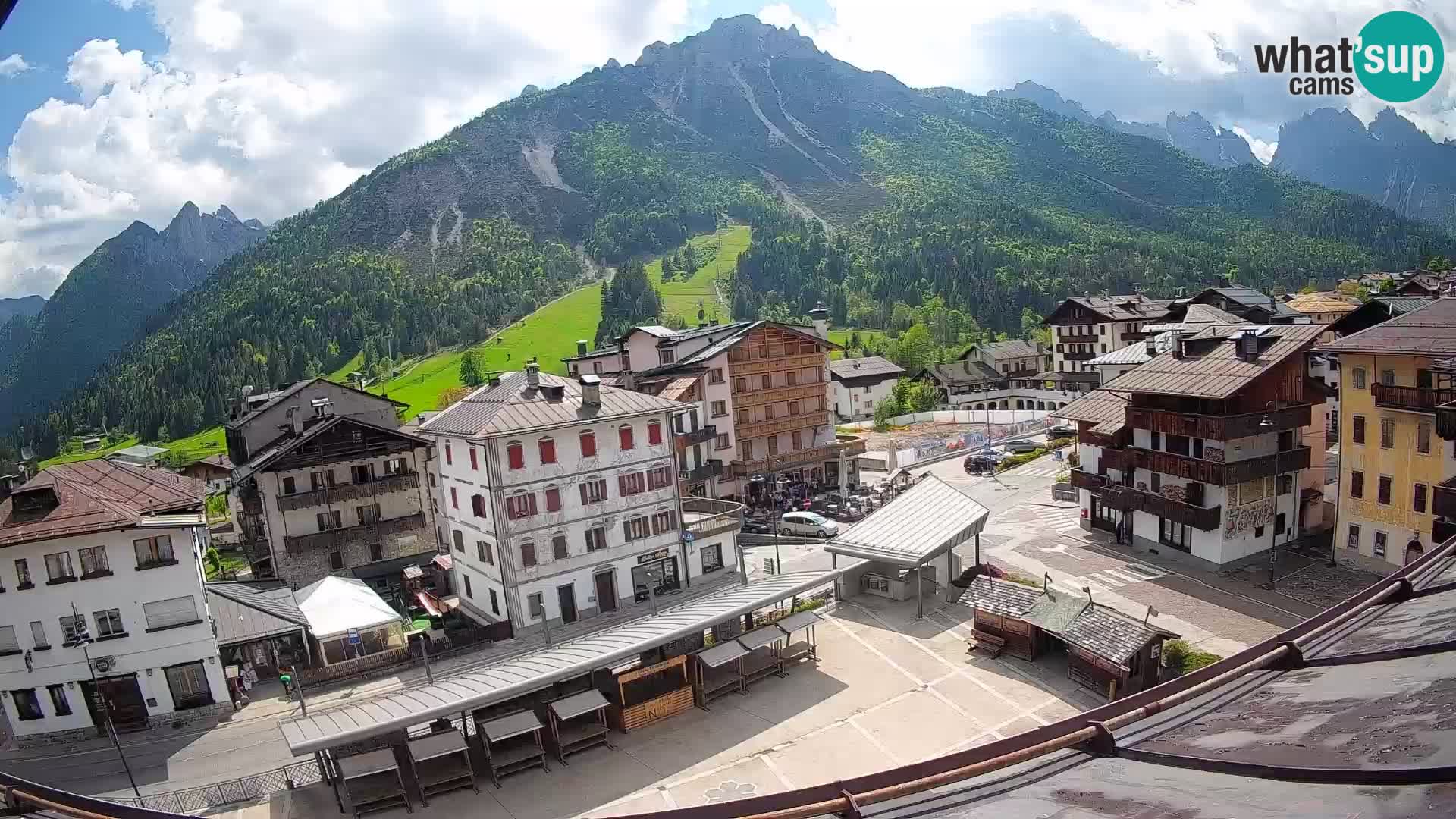 Plaza principal de Forni di Sopra