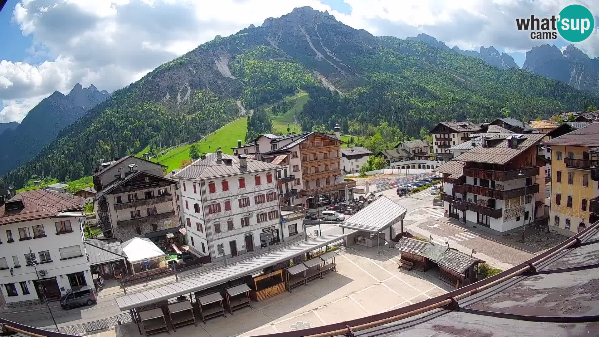 Piazza centrale di Forni di Sopra
