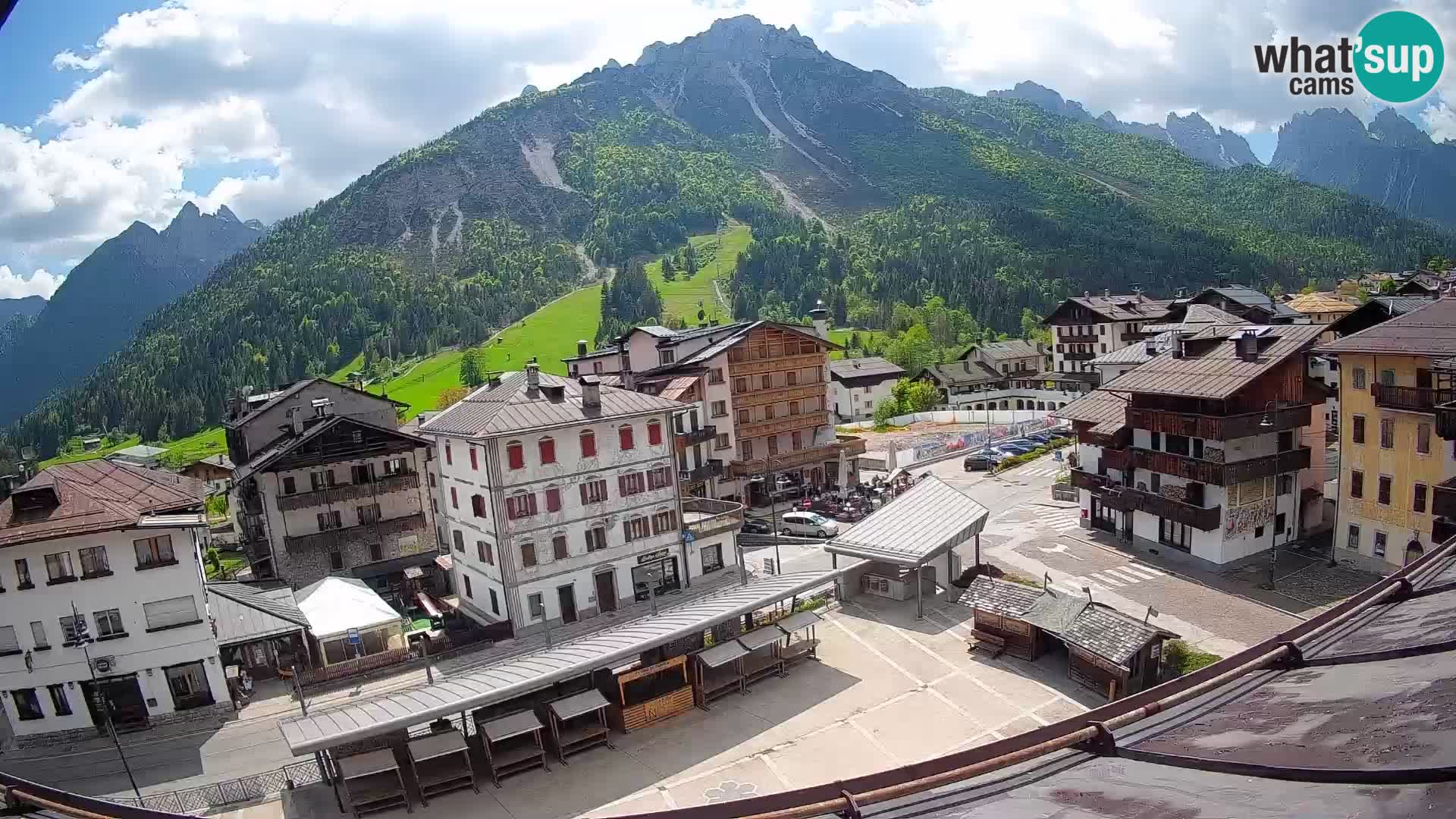 Piazza centrale di Forni di Sopra