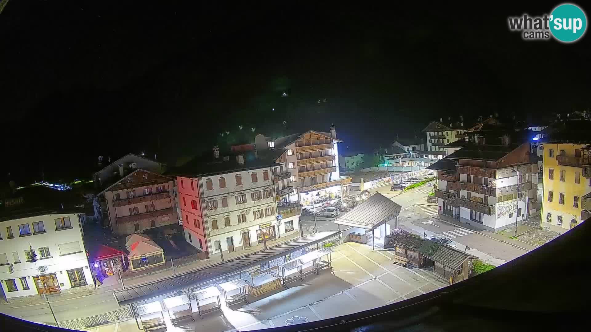 Piazza centrale di Forni di Sopra