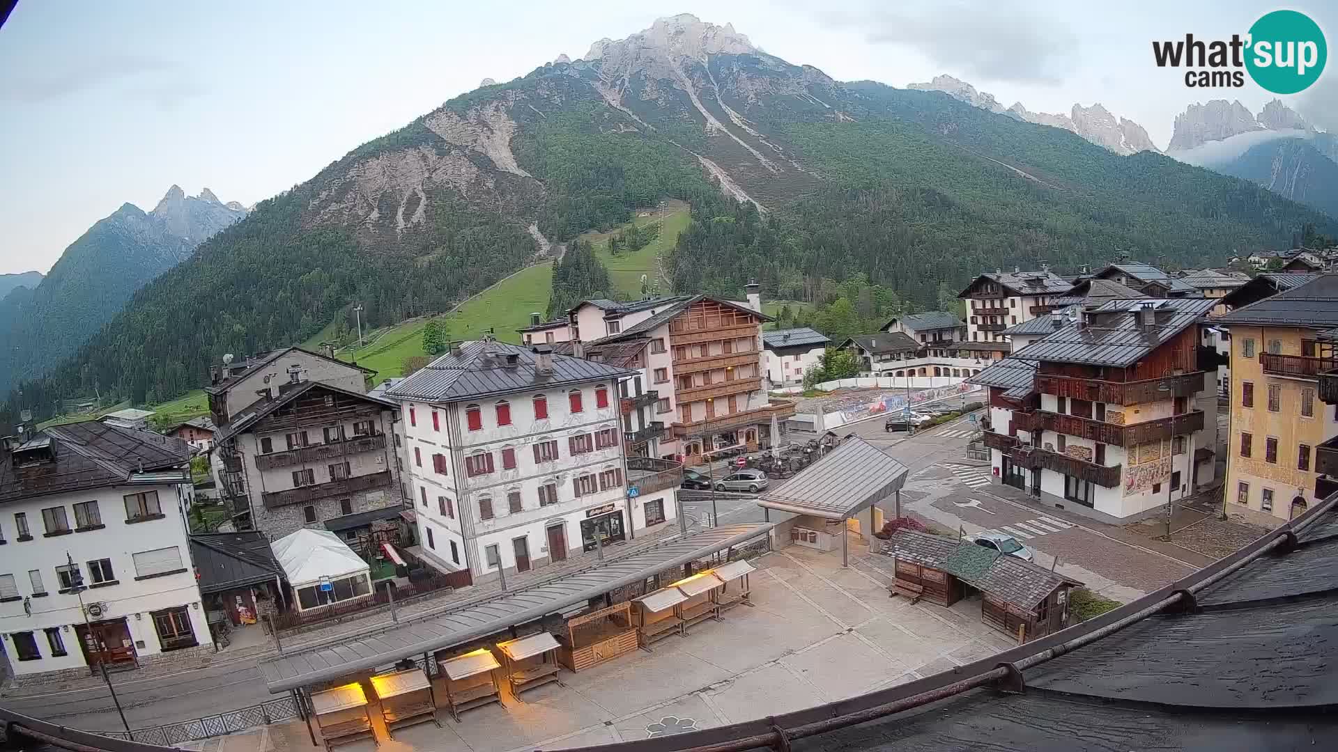 Piazza centrale di Forni di Sopra