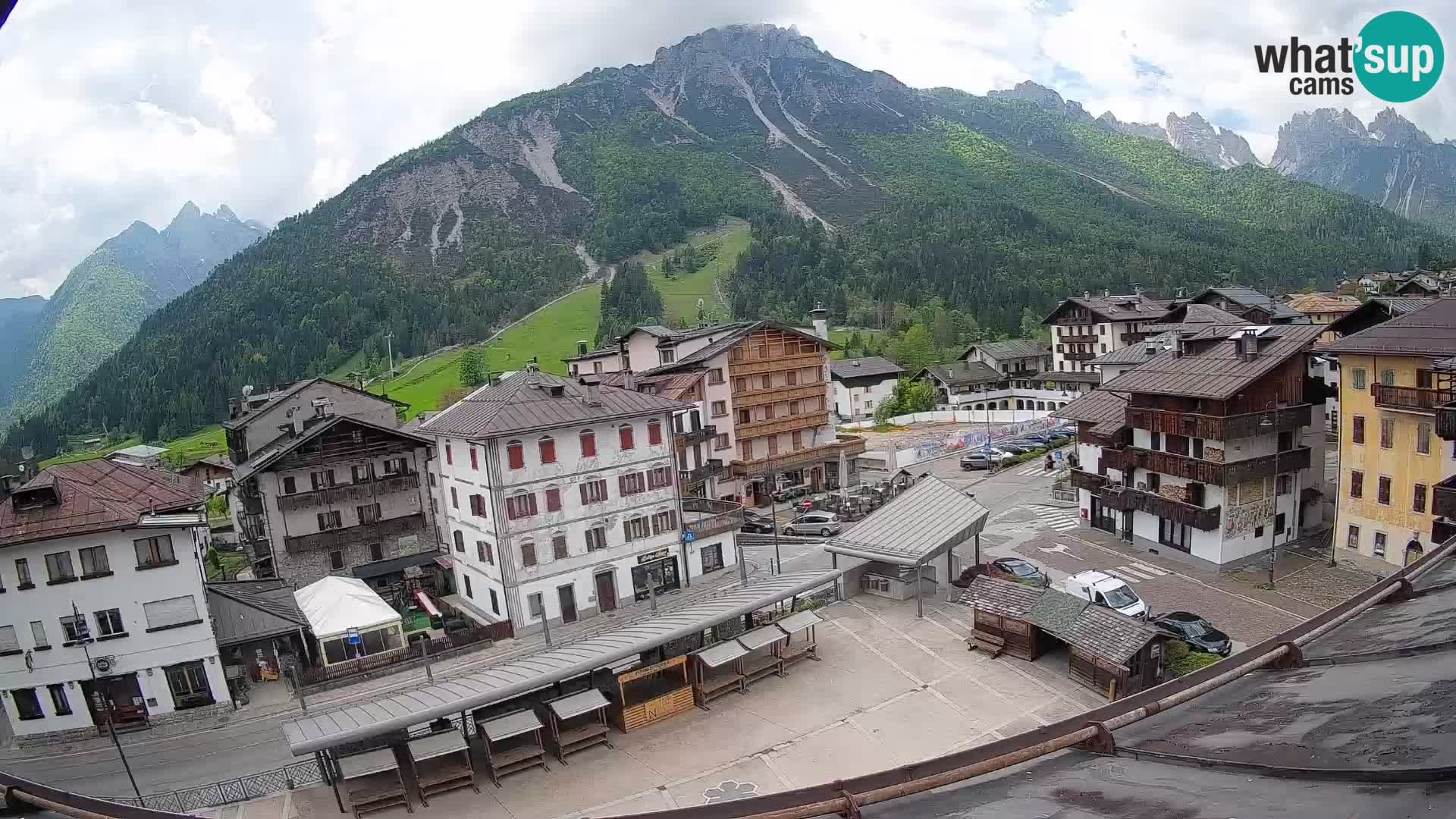 Plaza principal de Forni di Sopra