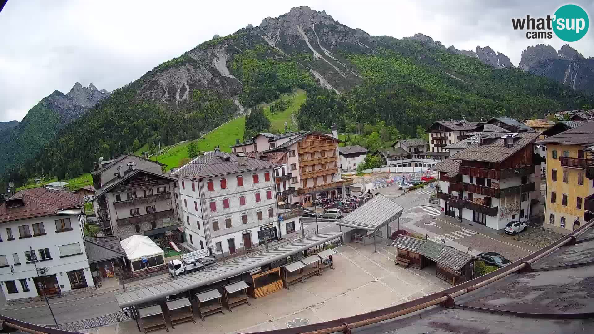 Piazza centrale di Forni di Sopra