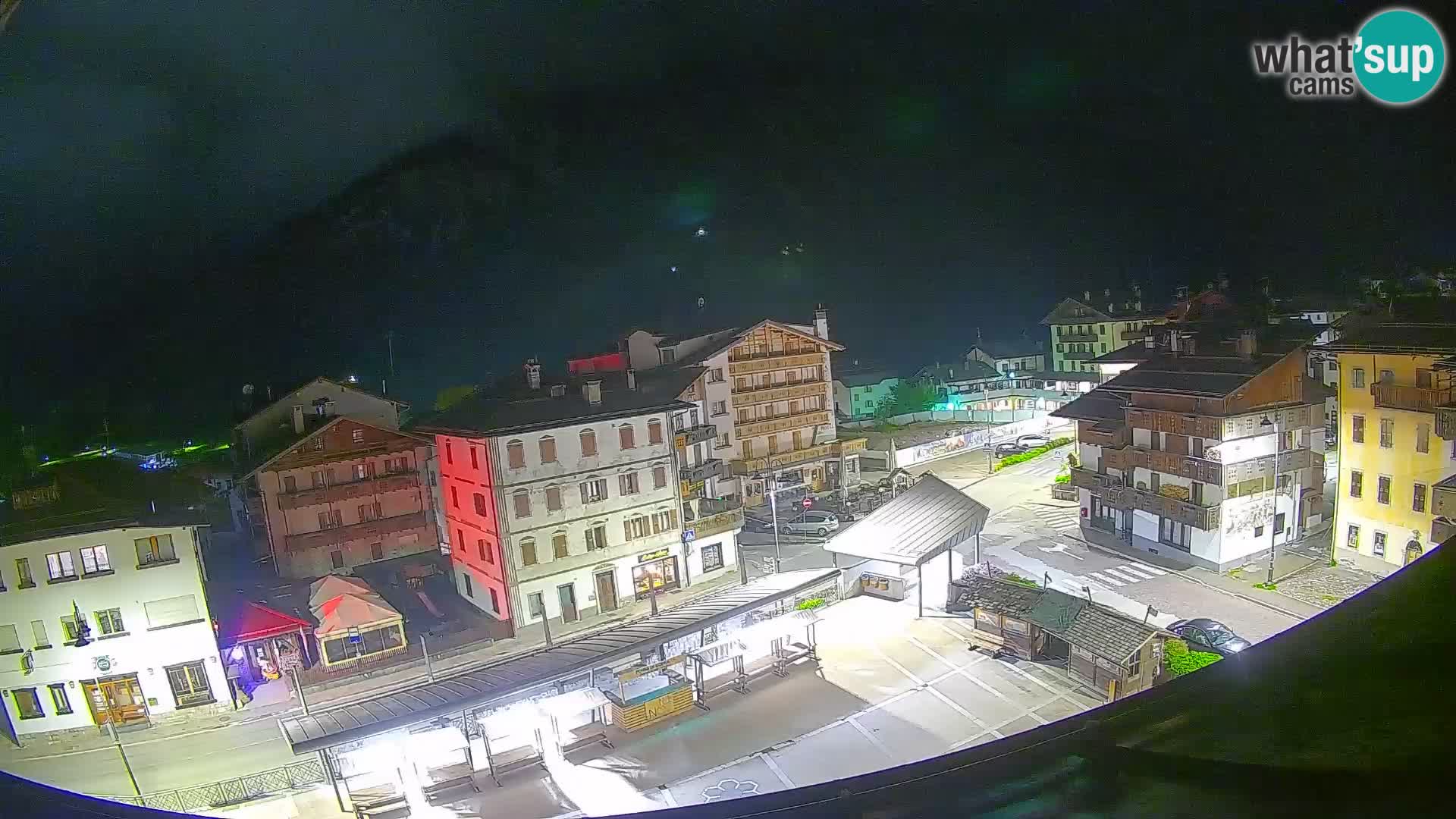 Piazza centrale di Forni di Sopra