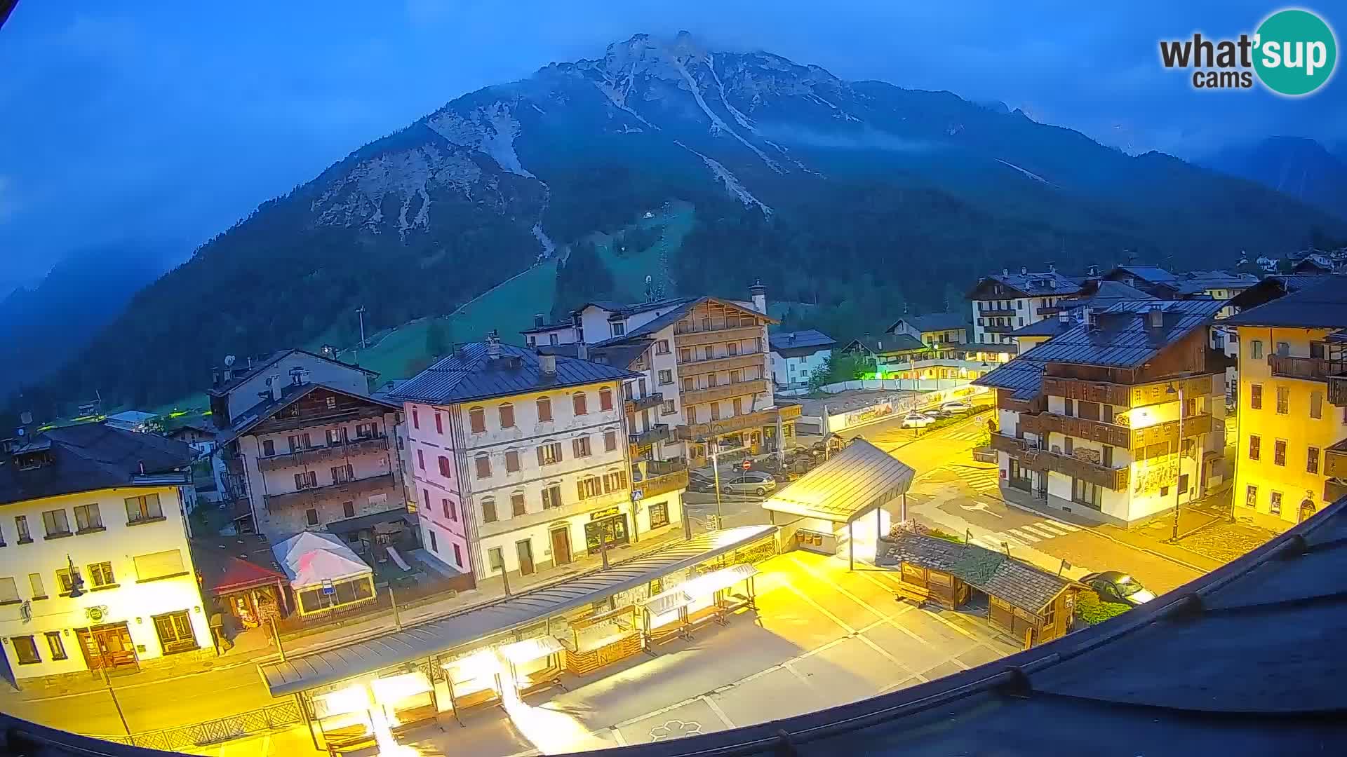 Plaza principal de Forni di Sopra