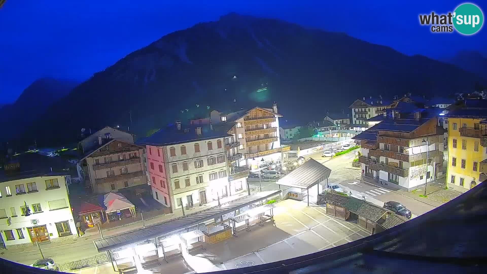 Plaza principal de Forni di Sopra