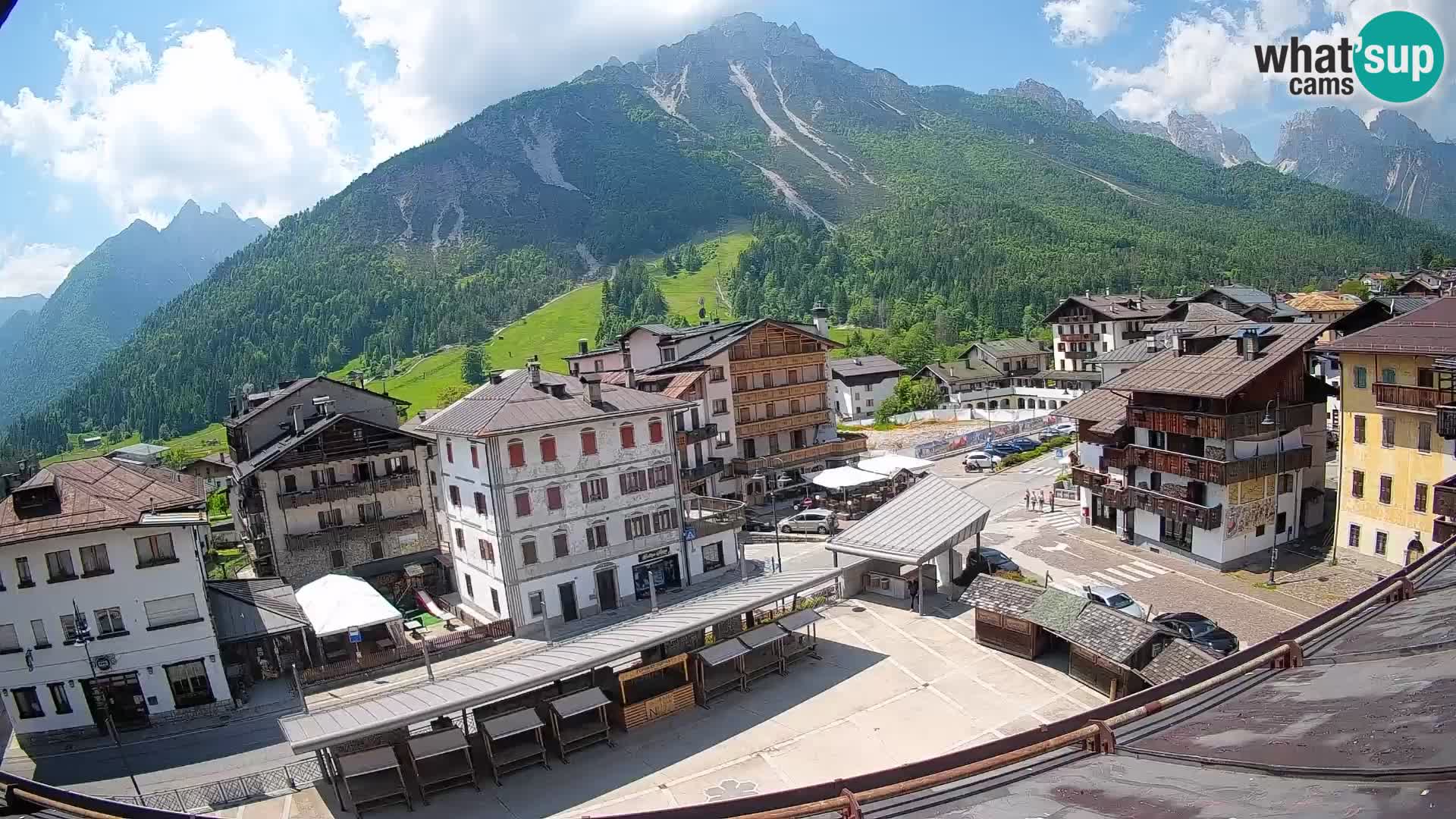 Plaza principal de Forni di Sopra