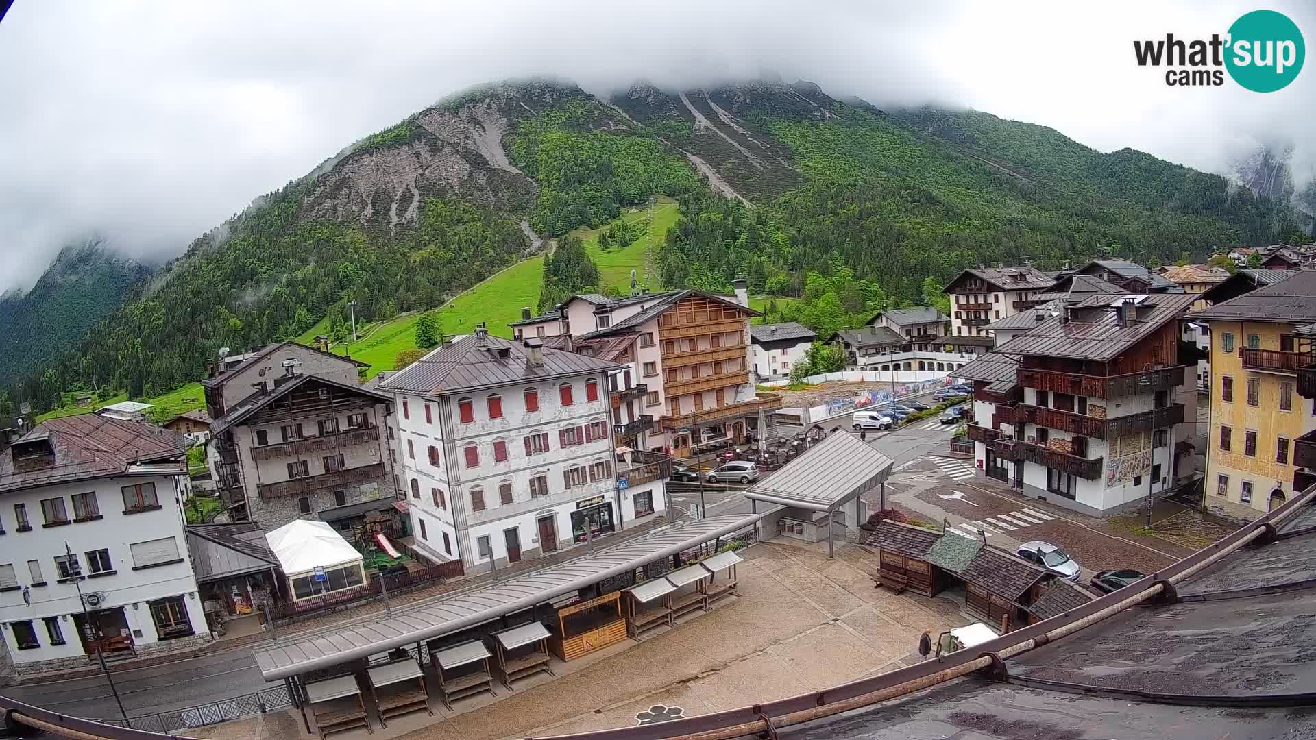Hauptplatz von Forni di Sopra