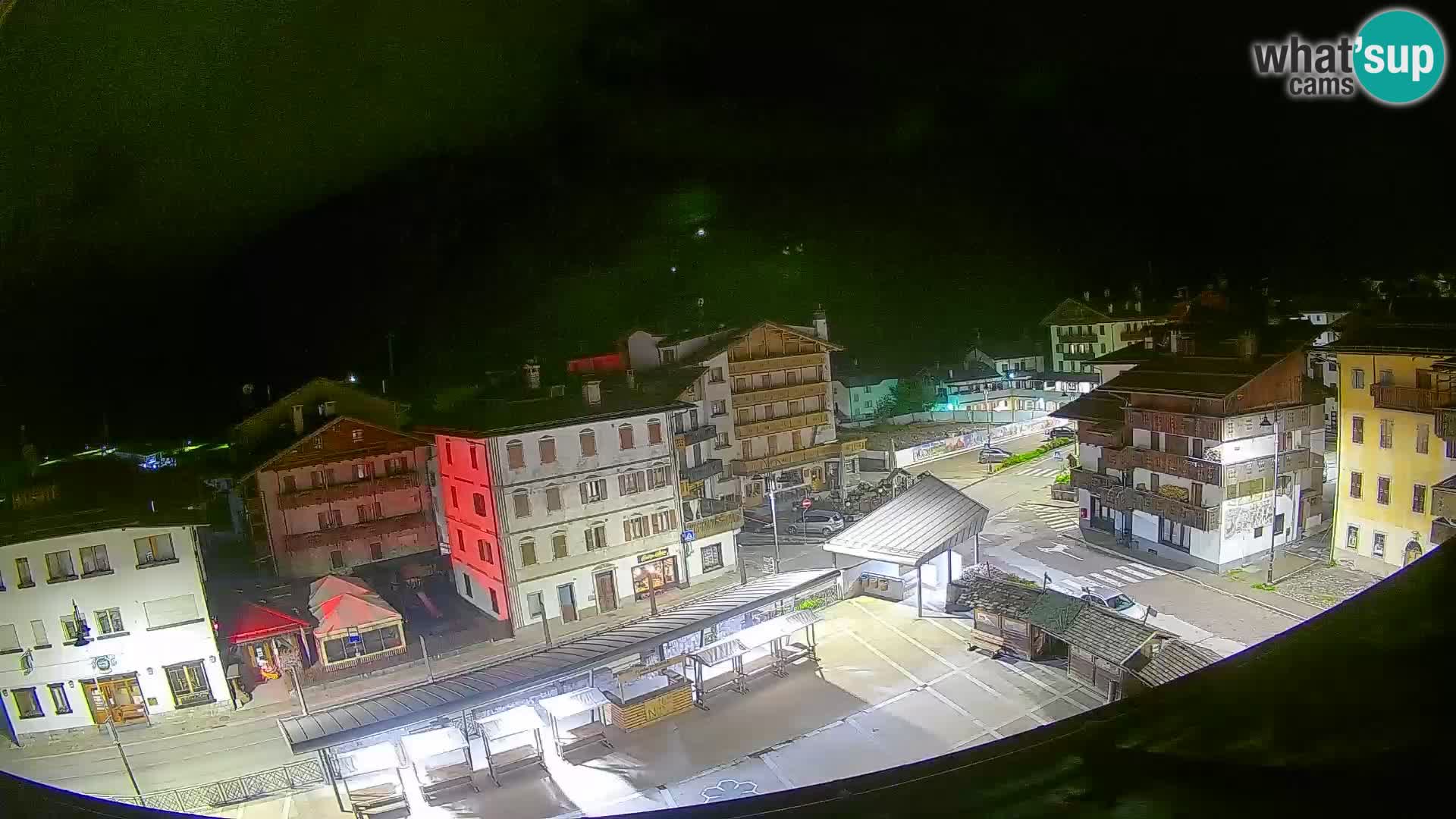 Piazza centrale di Forni di Sopra
