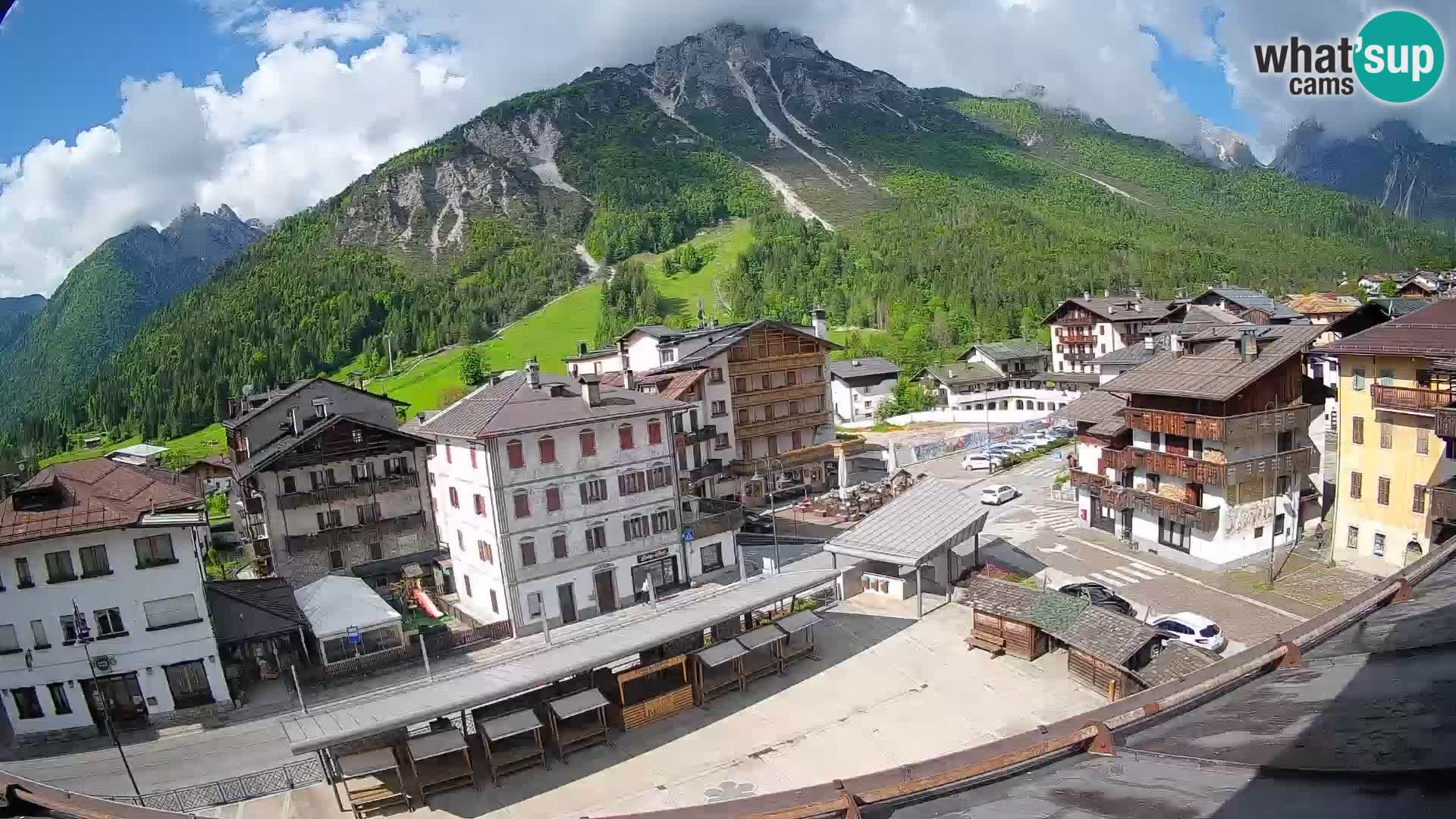 Plaza principal de Forni di Sopra