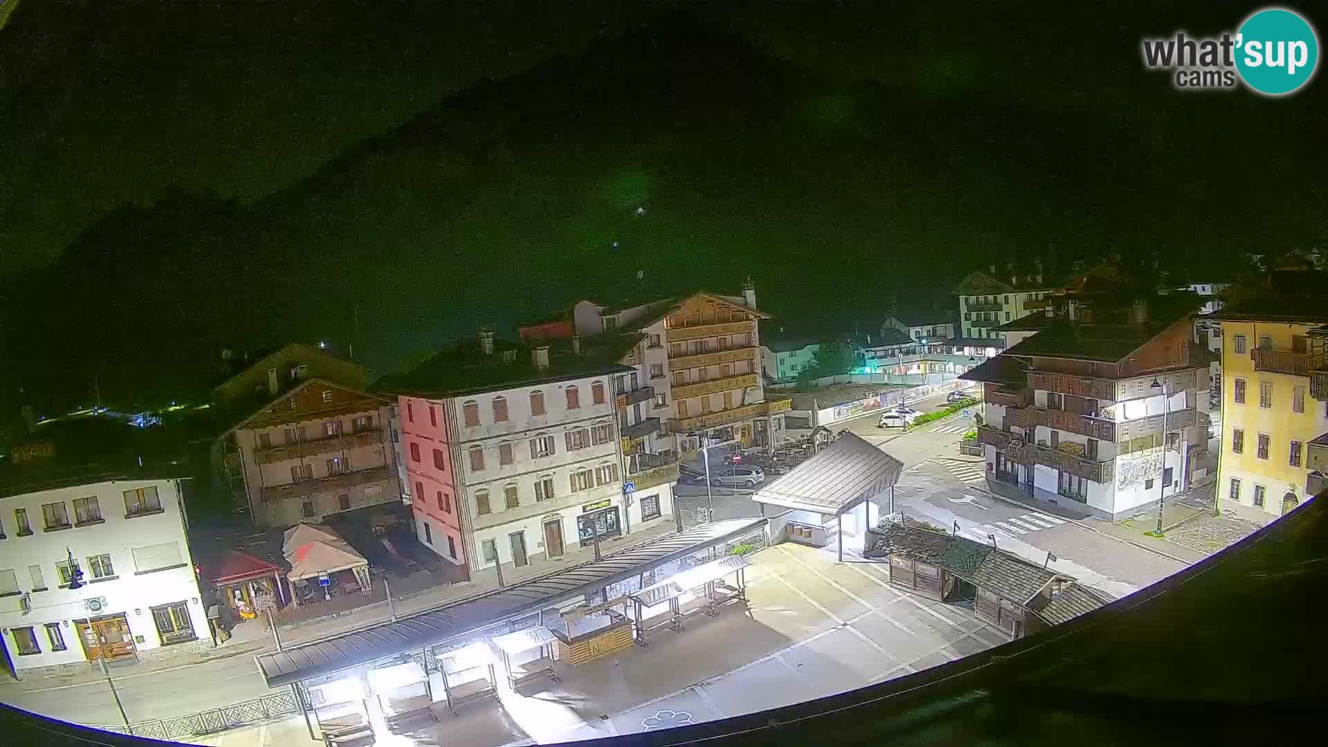 Hauptplatz von Forni di Sopra