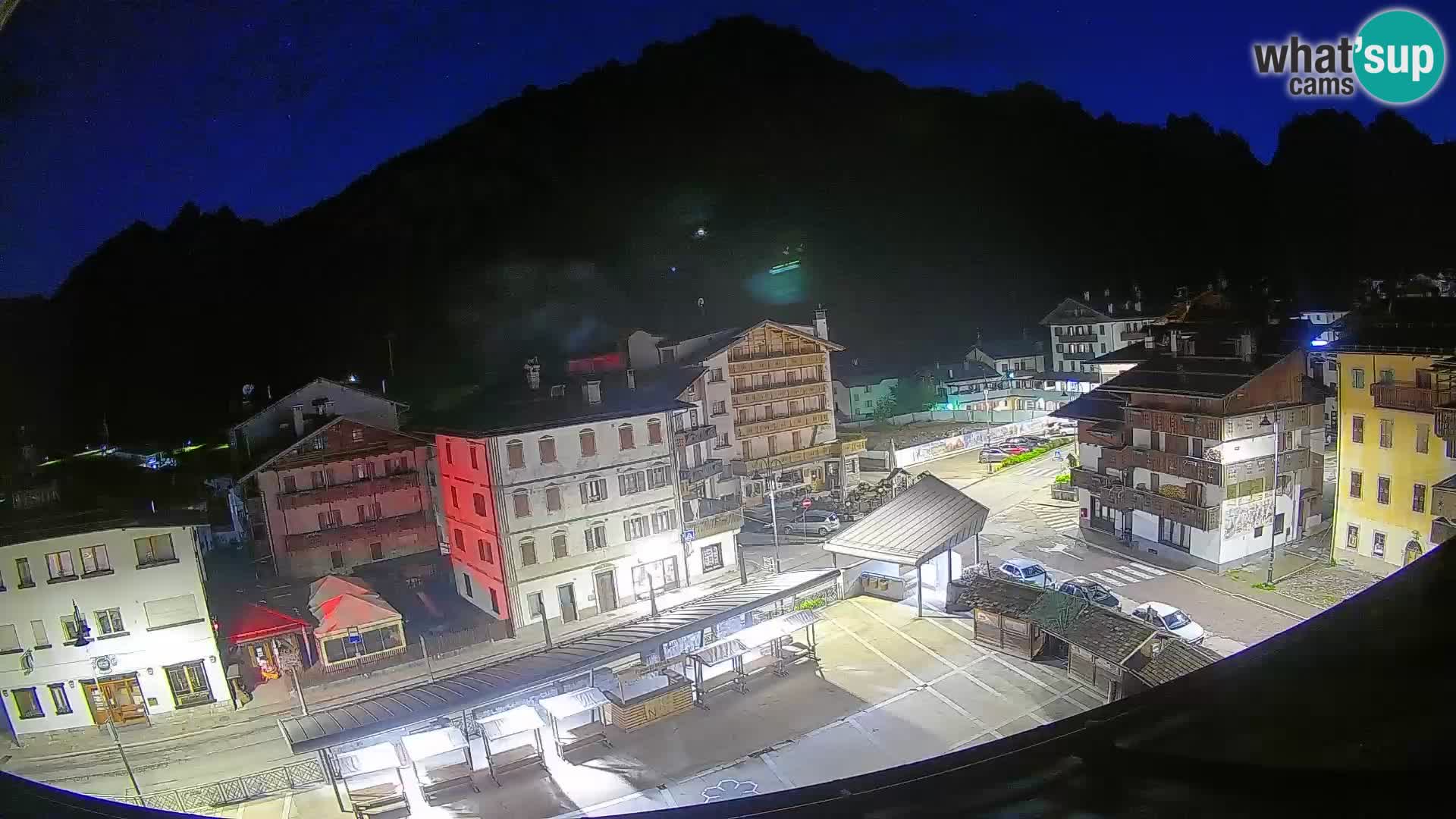 Piazza centrale di Forni di Sopra