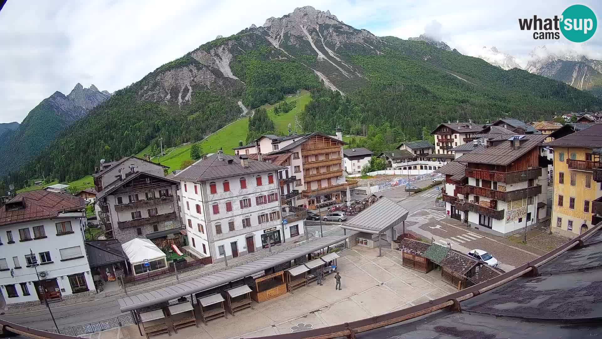 Plaza principal de Forni di Sopra