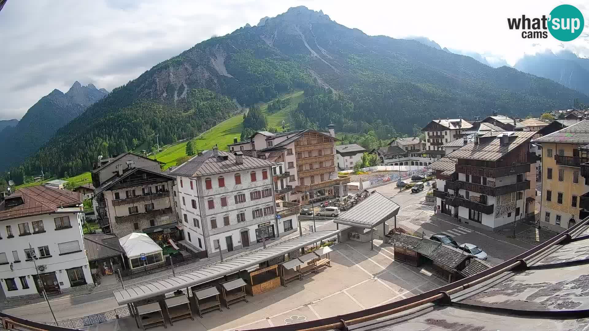 Plaza principal de Forni di Sopra