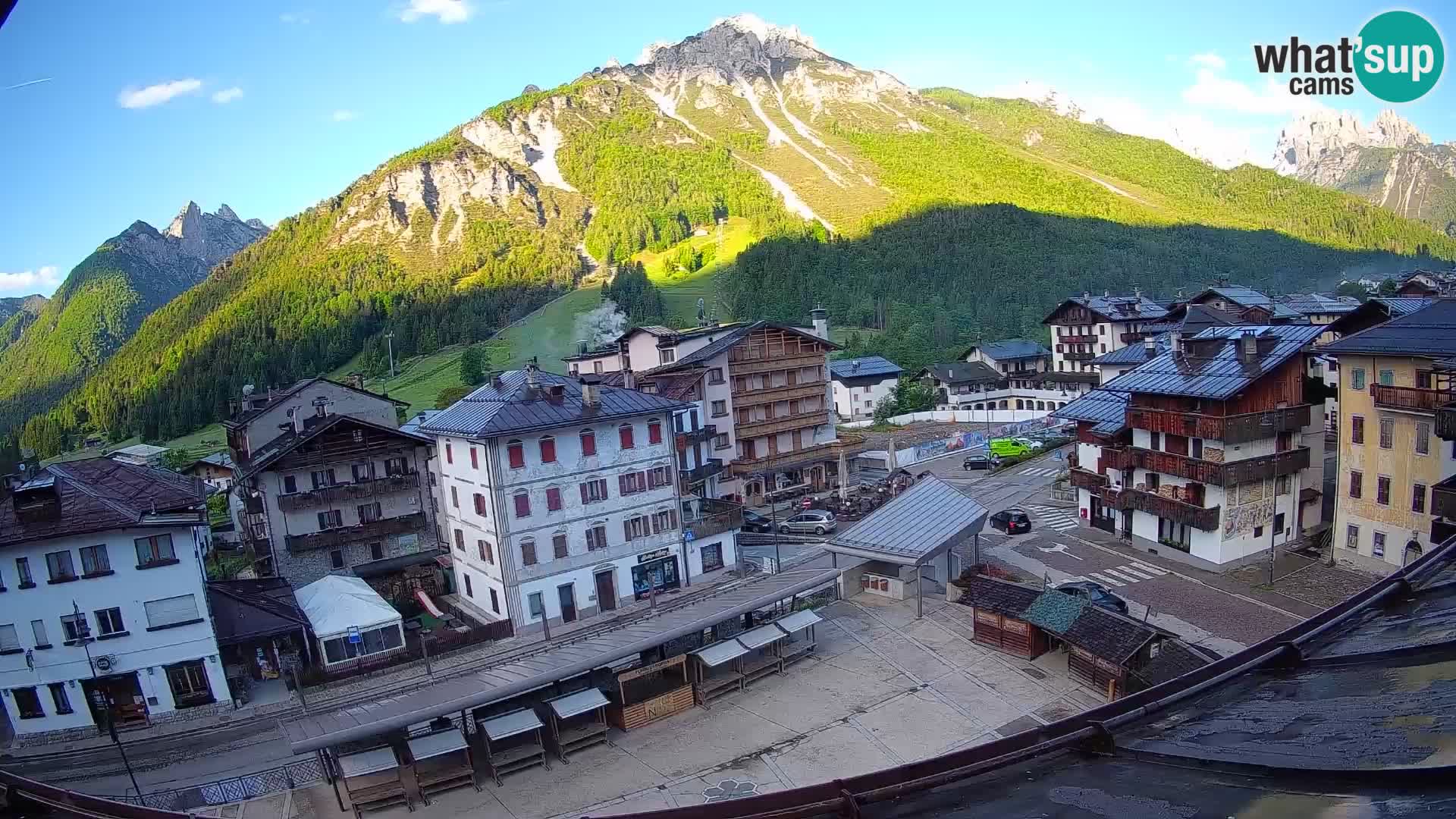 Piazza centrale di Forni di Sopra