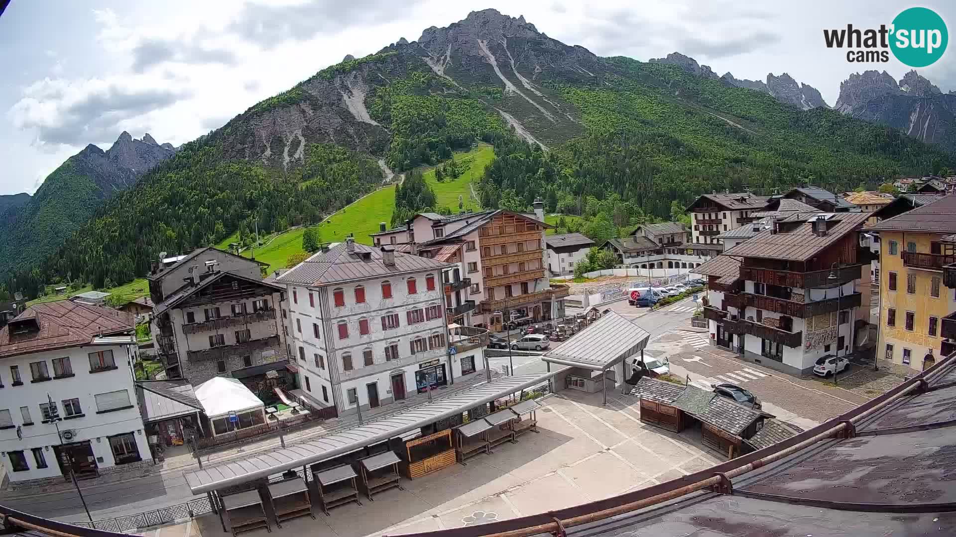 Piazza centrale di Forni di Sopra