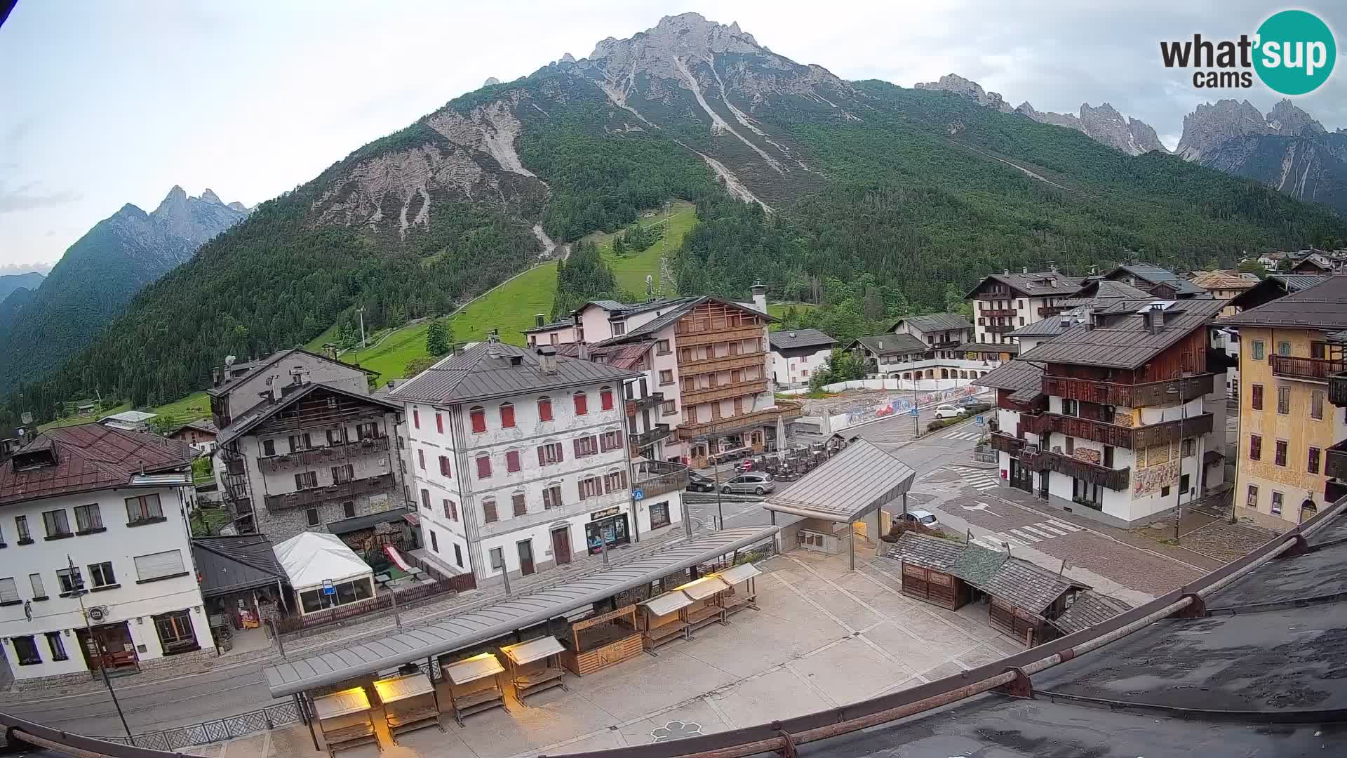 Plaza principal de Forni di Sopra