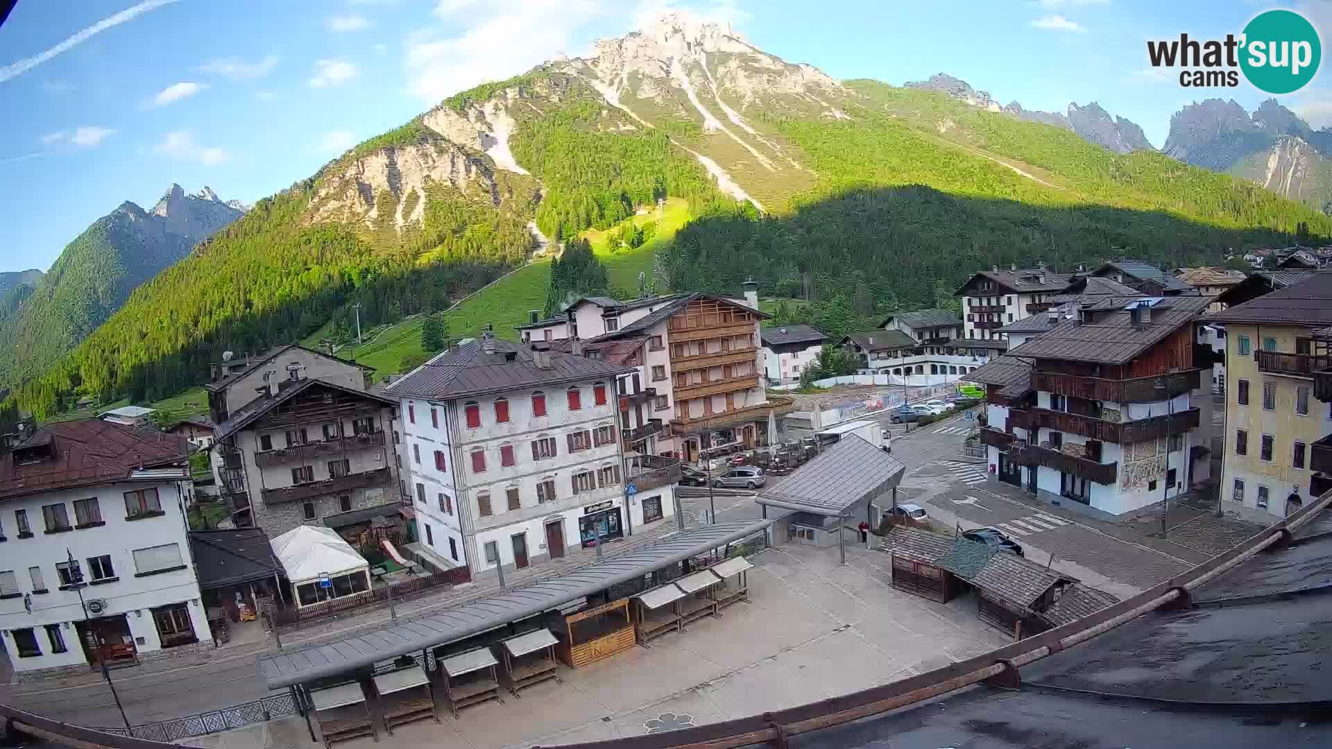 Piazza centrale di Forni di Sopra