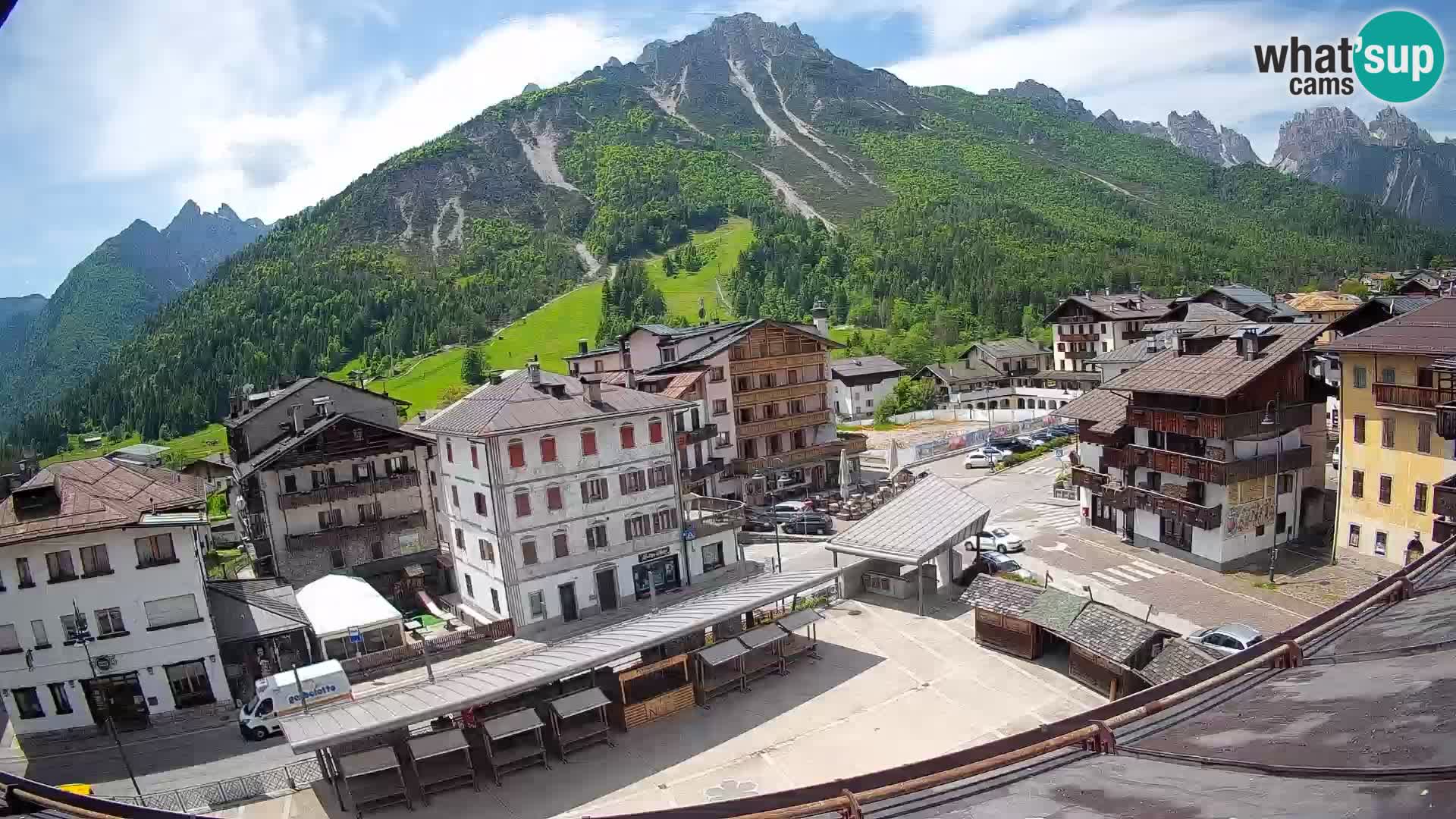 Piazza centrale di Forni di Sopra