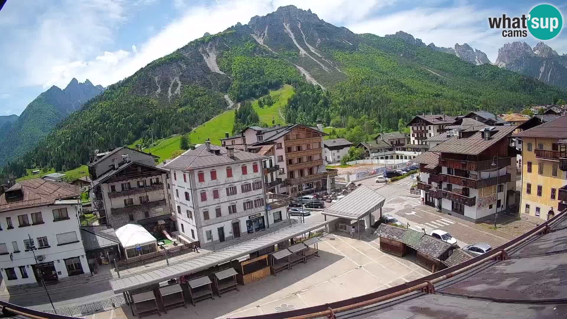 Plaza principal de Forni di Sopra