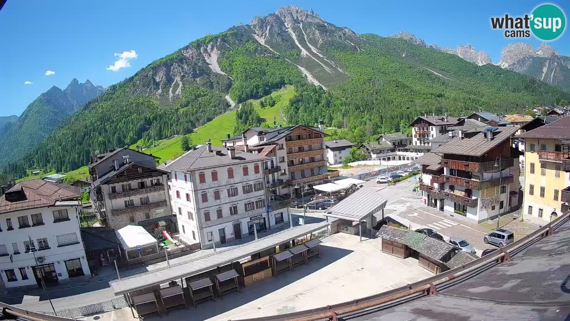 Piazza centrale di Forni di Sopra