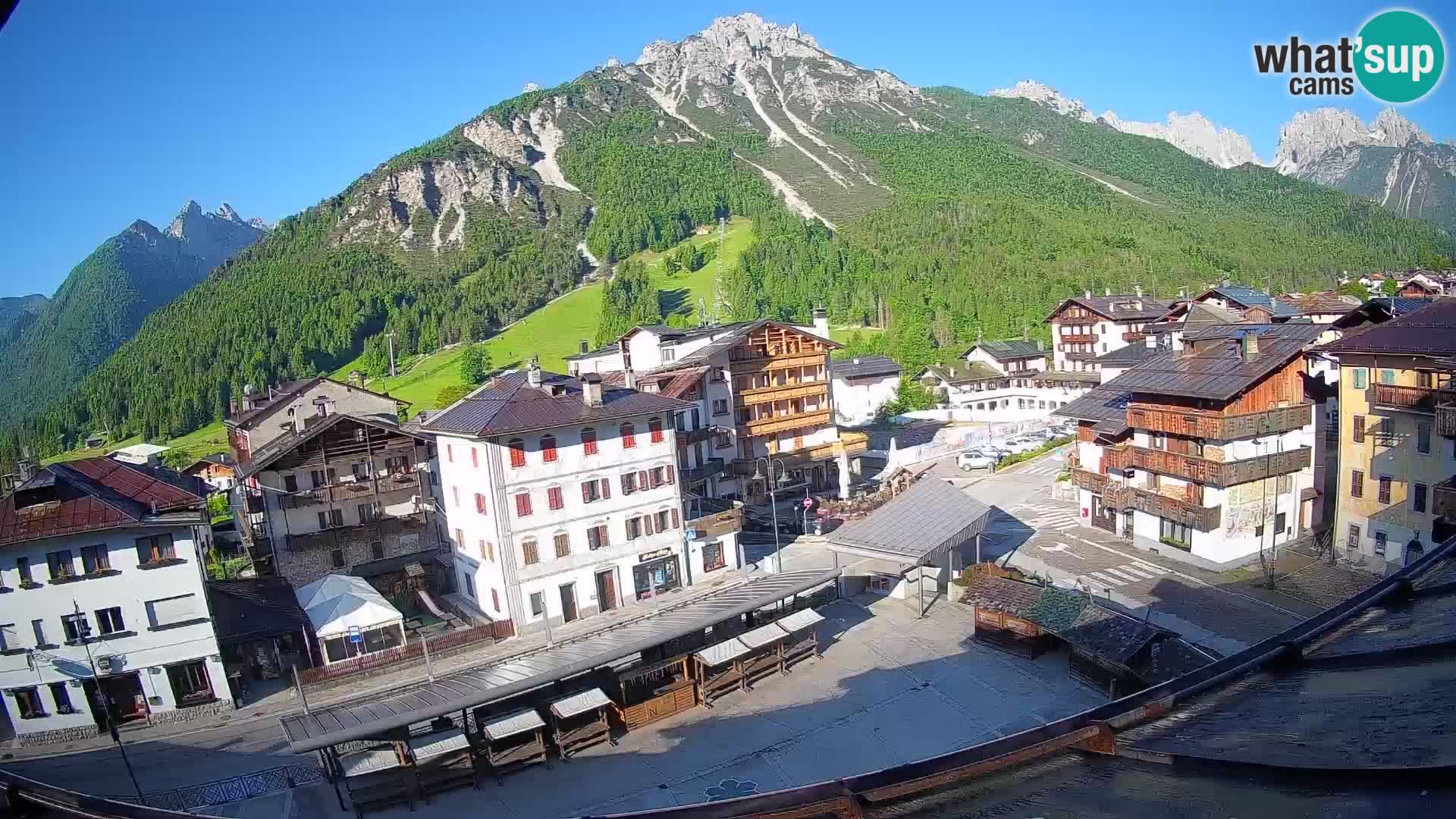 Piazza centrale di Forni di Sopra