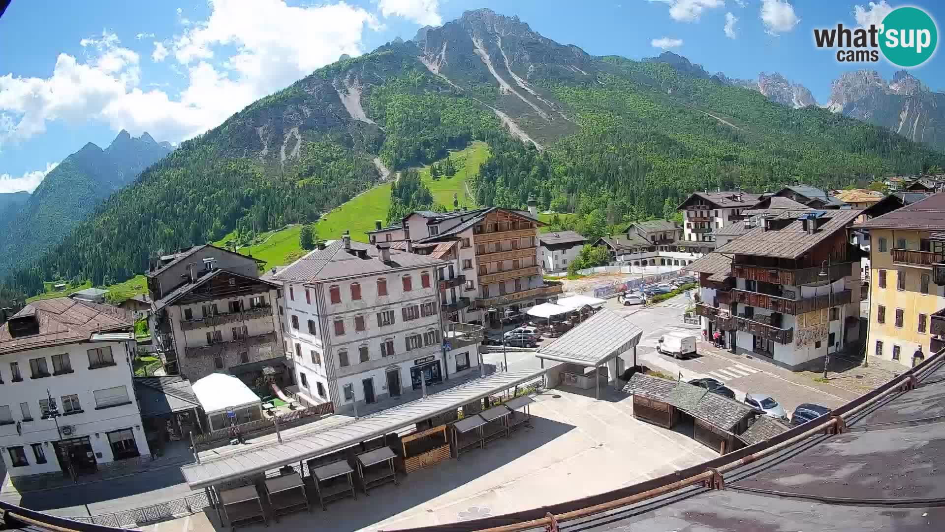 Plaza principal de Forni di Sopra