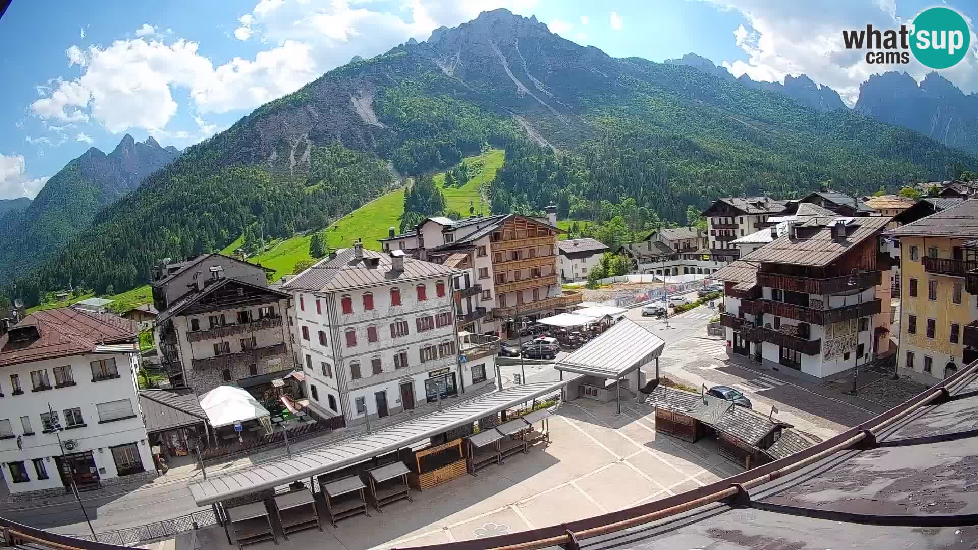 Piazza centrale di Forni di Sopra